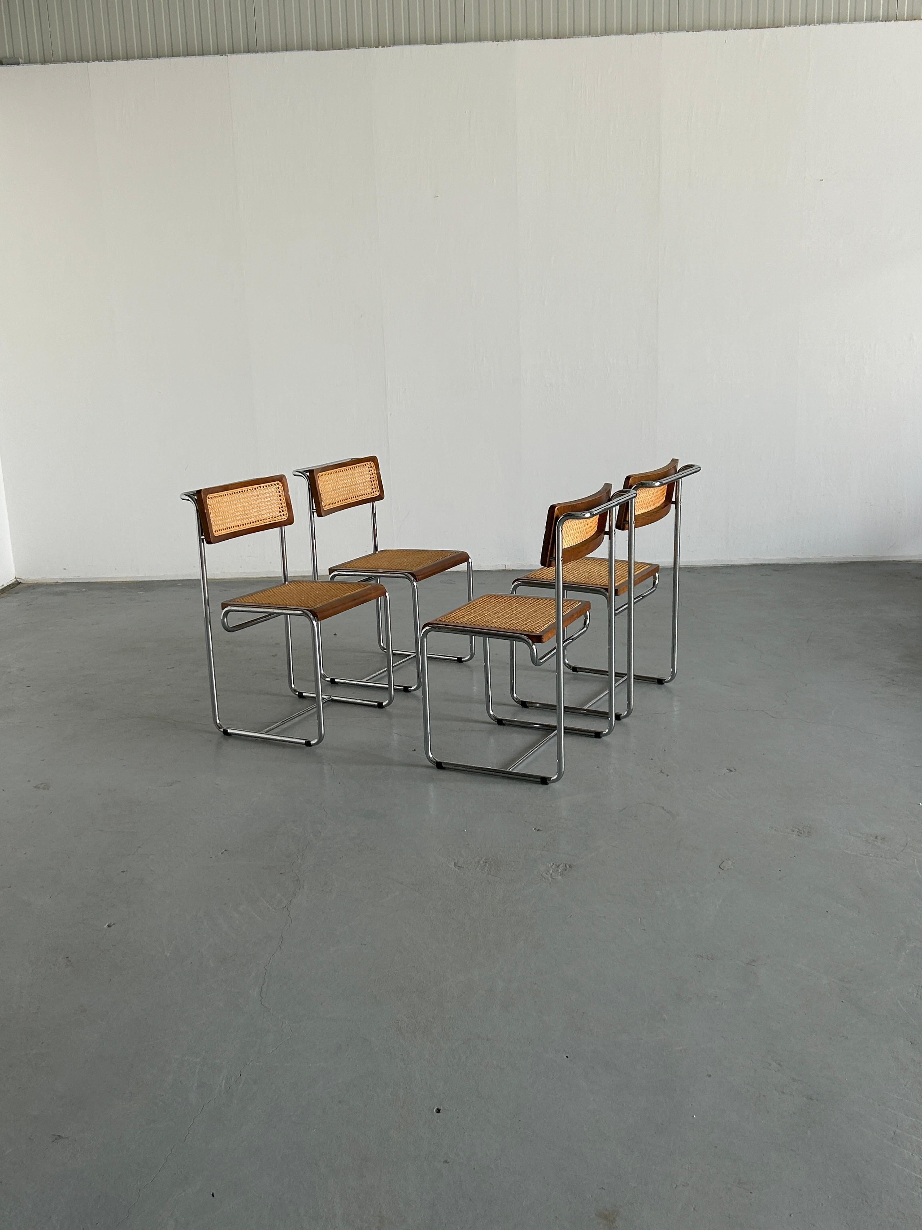 Satz von 4 Esszimmerstühlen aus gebogenem Stahlrohr und Rohrgeflecht aus der Mitte des Jahrhunderts, 1960er Jahre (Mitte des 20. Jahrhunderts)