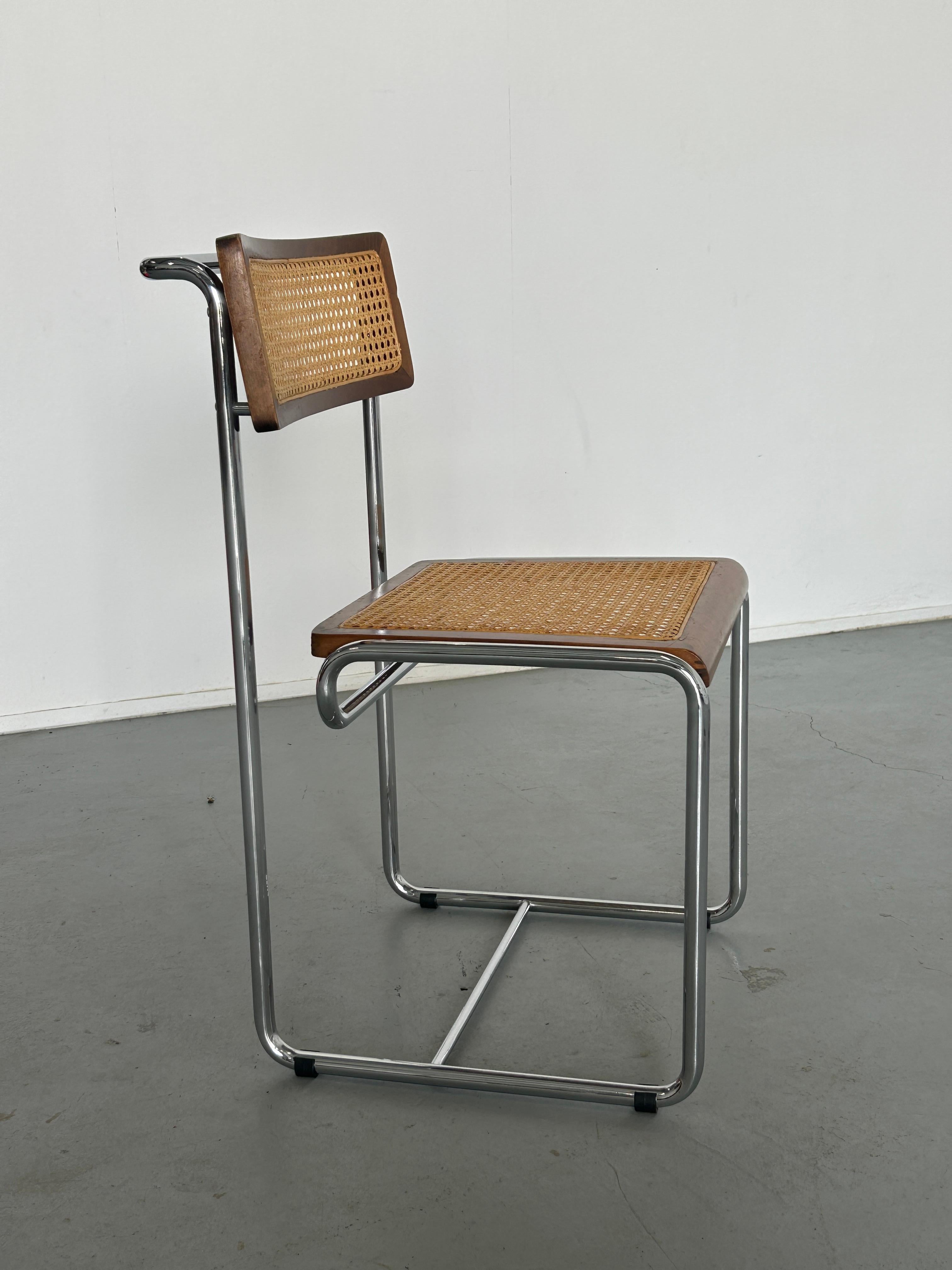 Satz von 4 Esszimmerstühlen aus gebogenem Stahlrohr und Rohrgeflecht aus der Mitte des Jahrhunderts, 1960er Jahre 3
