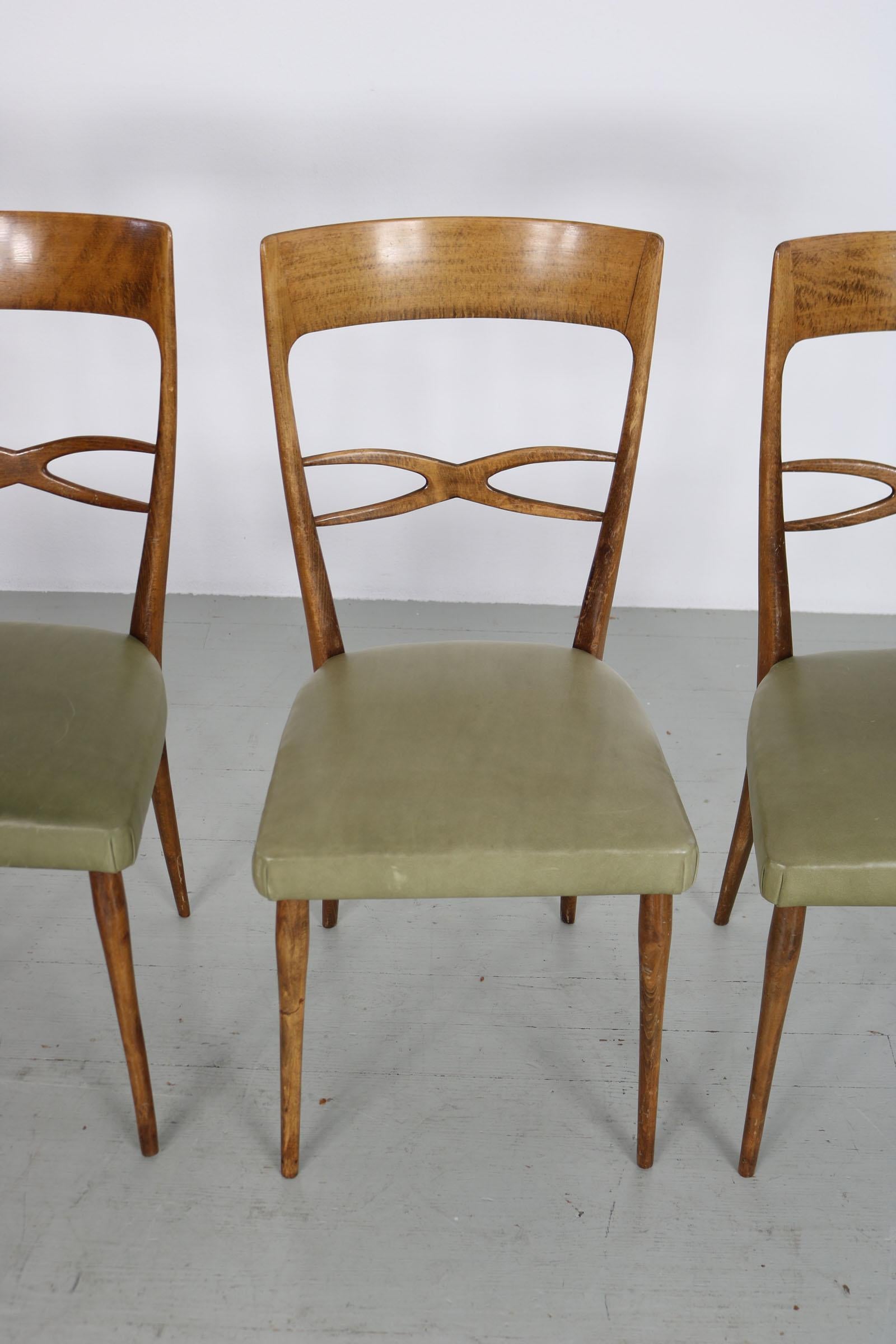 Juego de 4 sillas de comedor de mediados de siglo, fabricadas por Consorzio Sedie Friuli, Italia Años 50 en venta 9