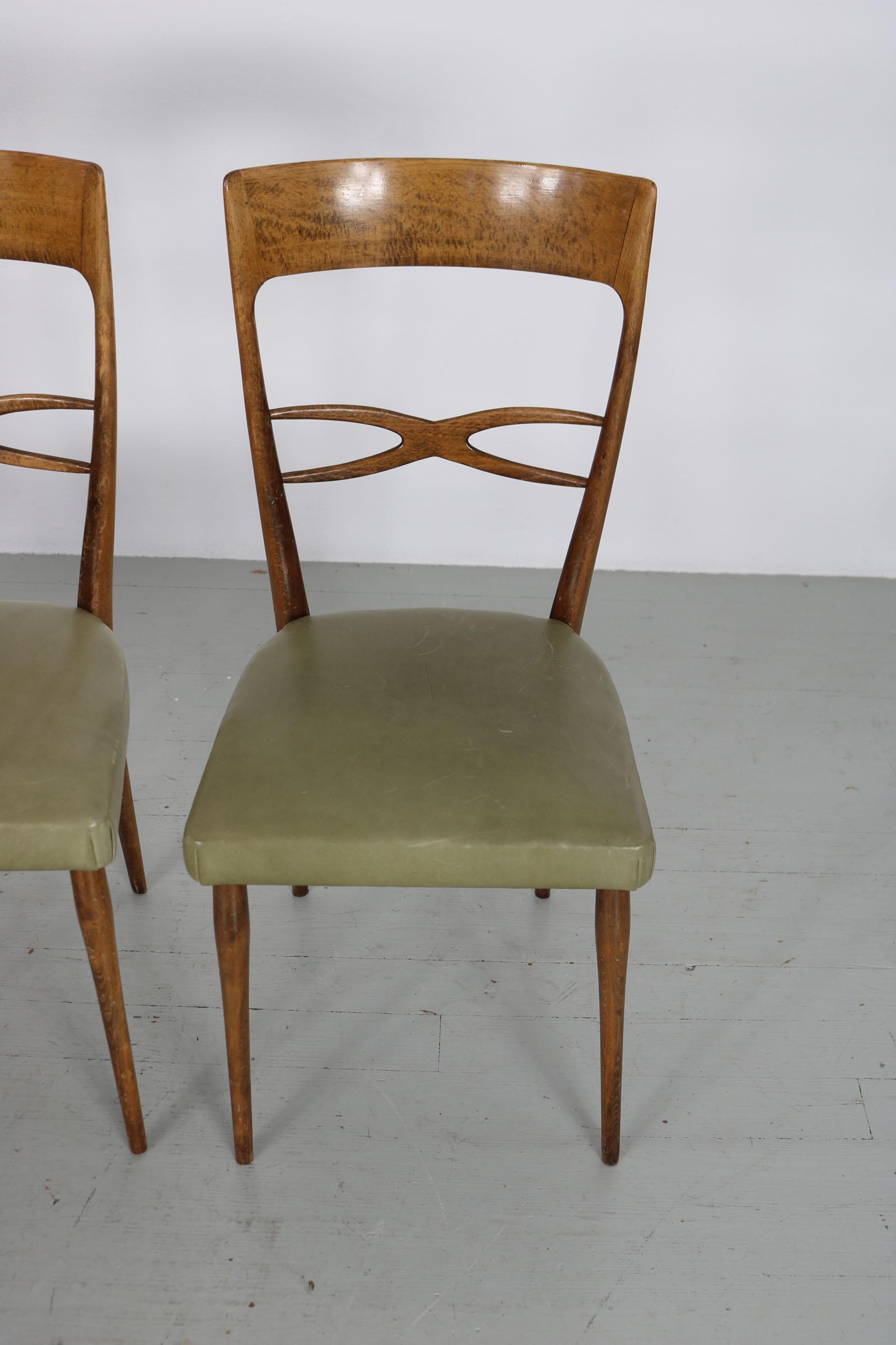 Juego de 4 sillas de comedor de mediados de siglo, fabricadas por Consorzio Sedie Friuli, Italia Años 50 en venta 10