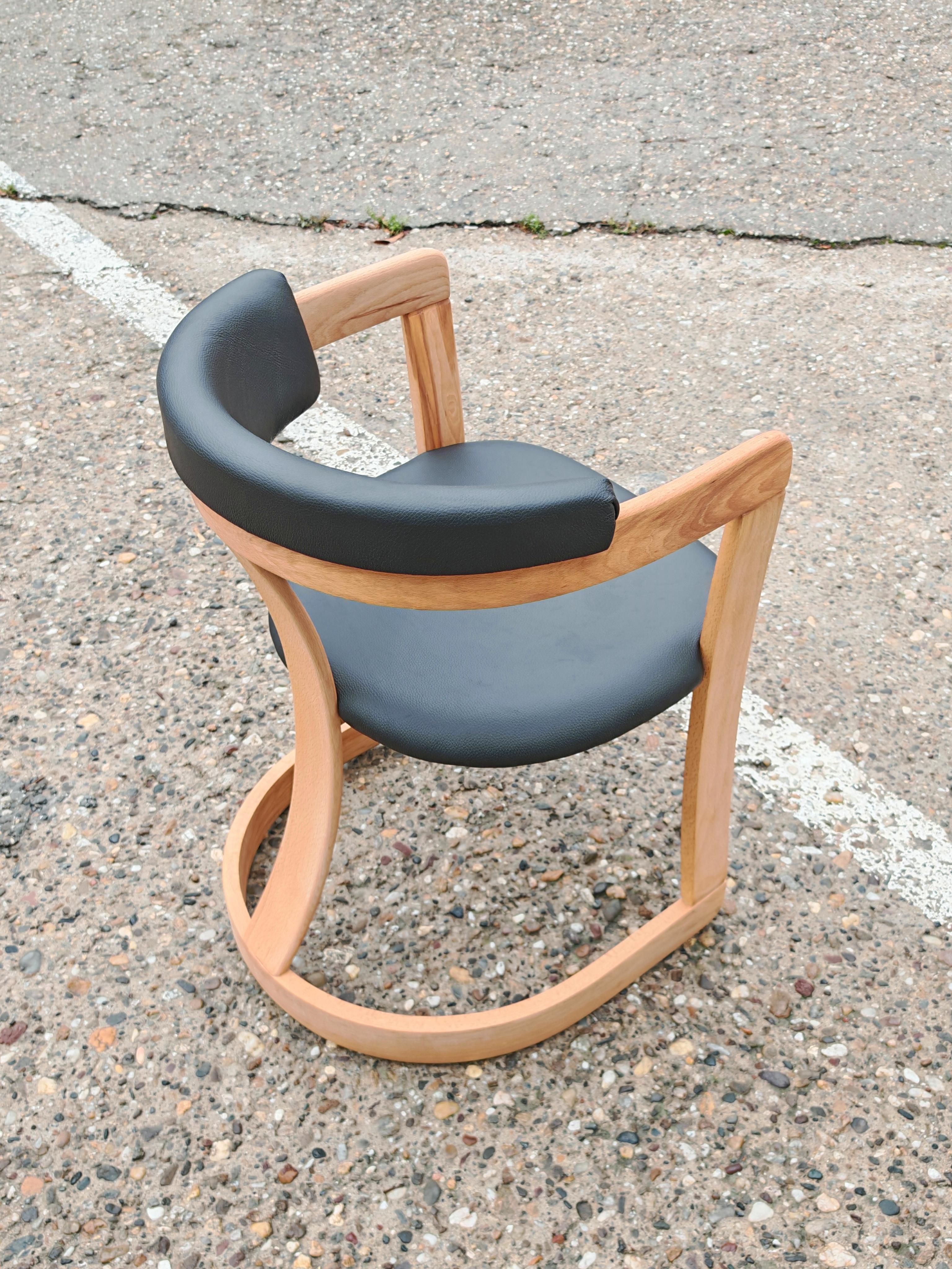 Ensemble de 4 chaises de salle à manger du milieu du siècle 