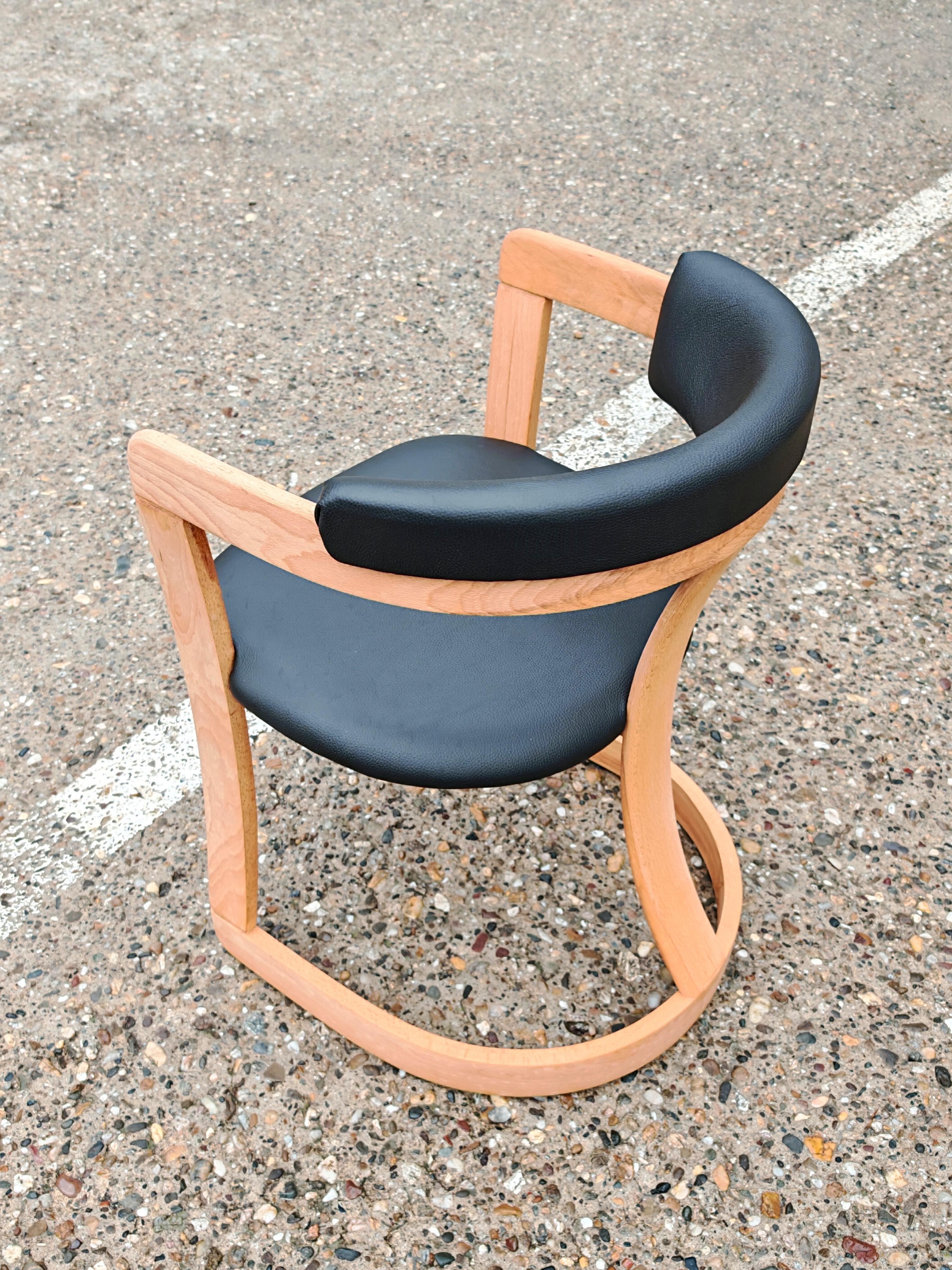 Ensemble de 4 chaises de salle à manger du milieu du siècle 