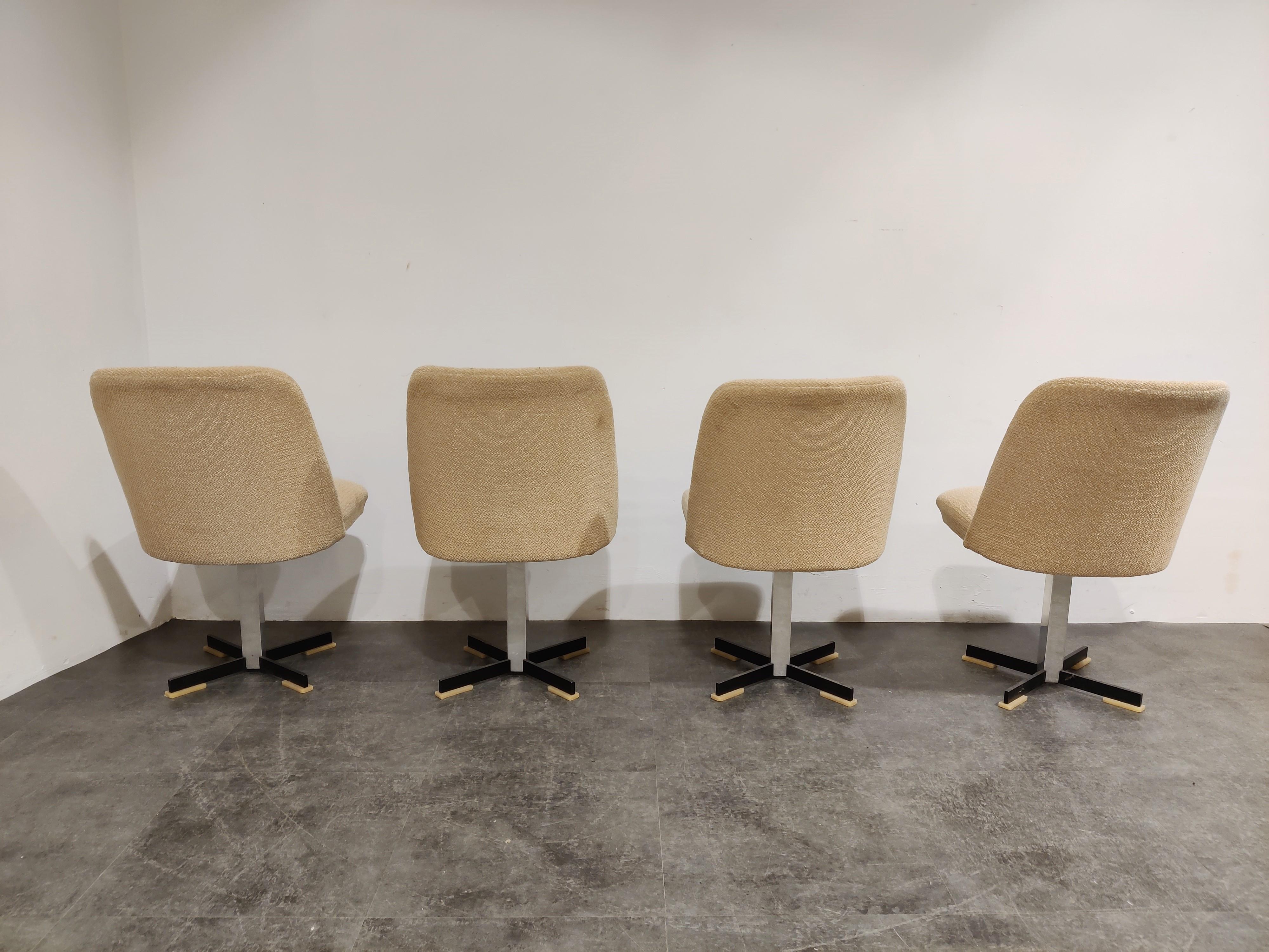 Set of 4 Mid Century Fabric Swicle Chairs, 1960s In Good Condition In HEVERLEE, BE