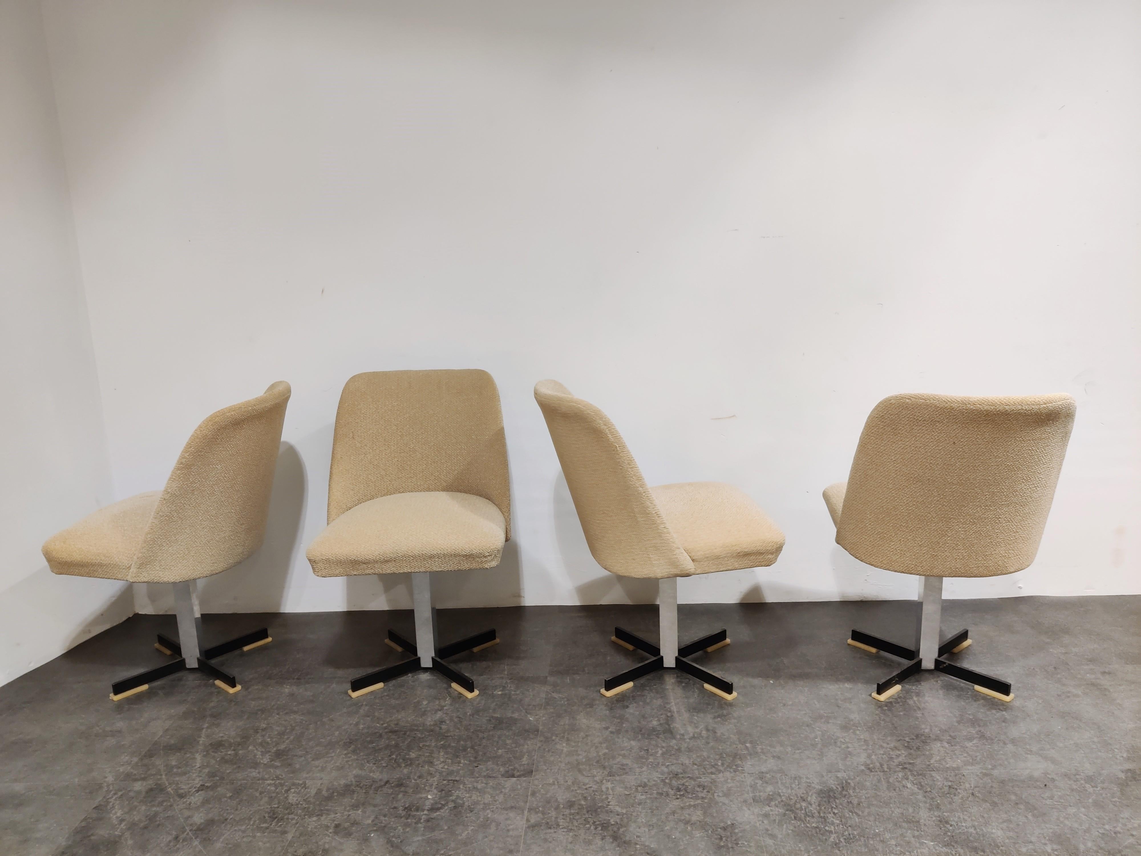 Set of 4 Mid Century Fabric Swicle Chairs, 1960s 1
