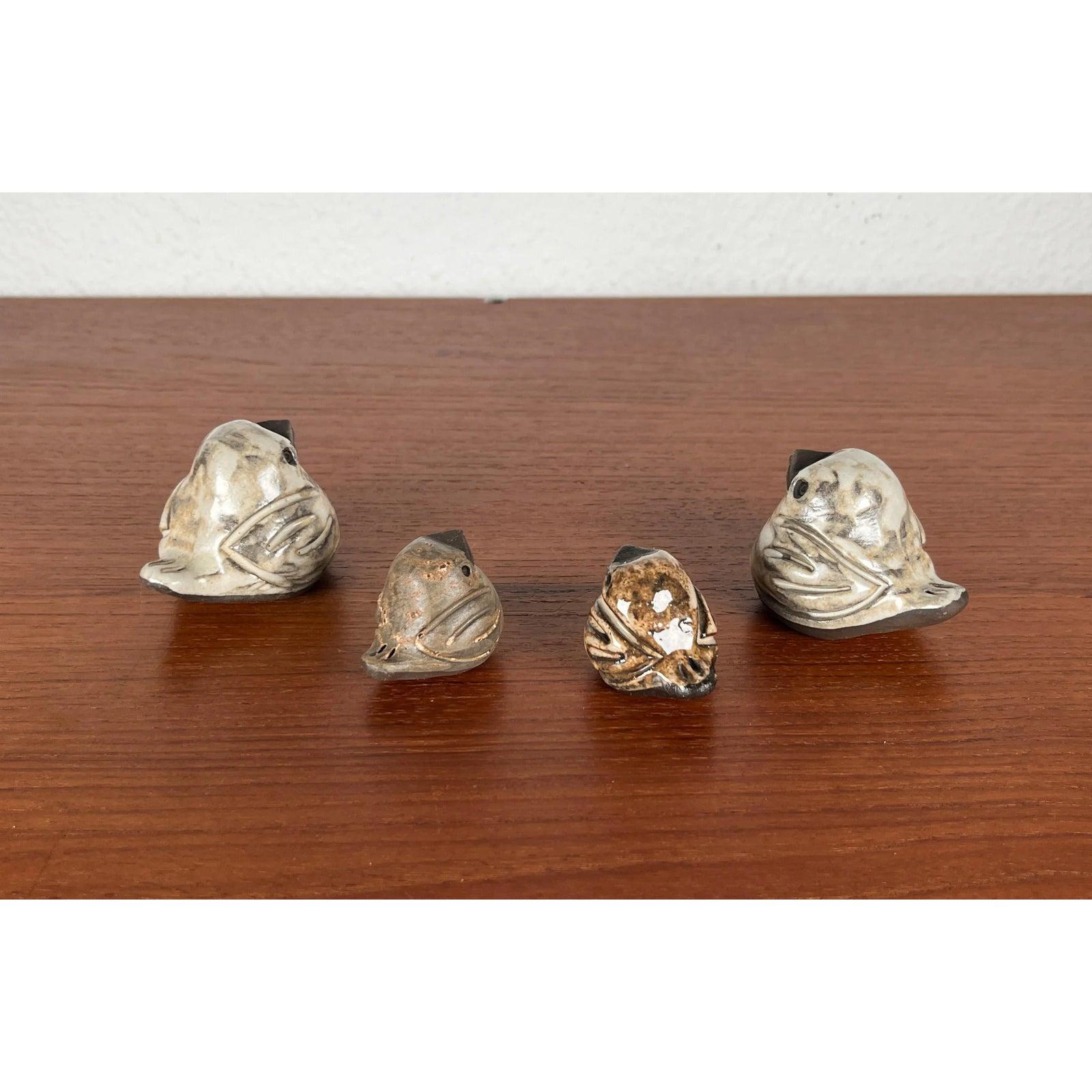 Ceramica Set di 4 figurine di passeri in Studio Pottery di Bärbel Bach, Germania, metà del secolo. in vendita