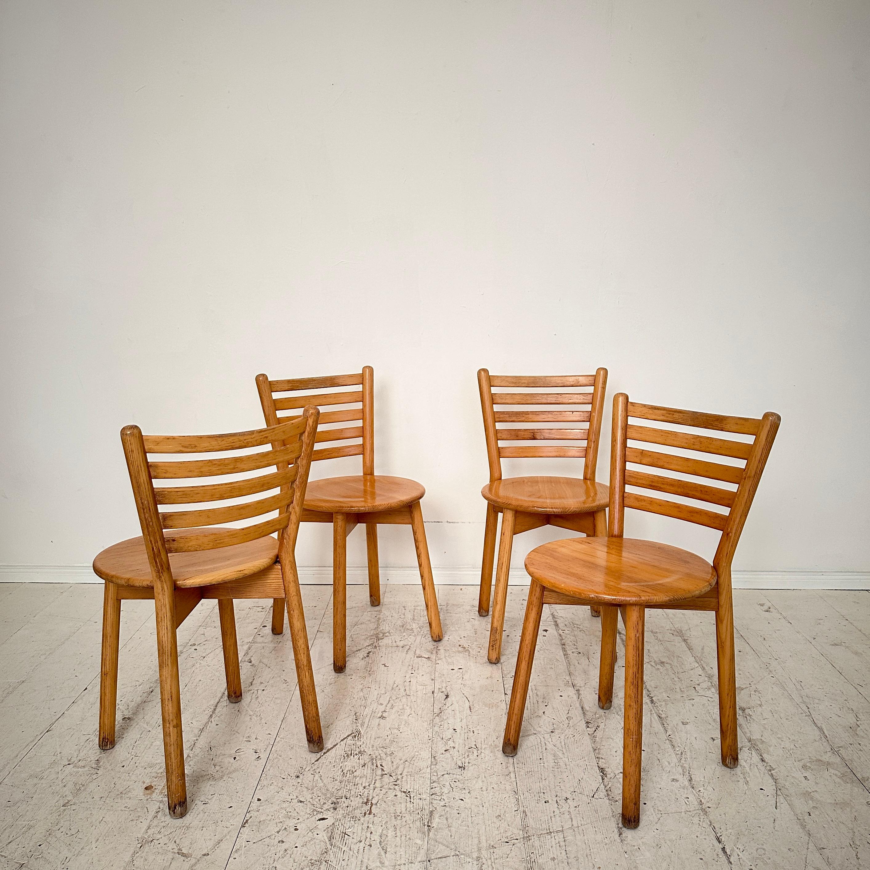 Set of 4 Mid Century Italian Dining Chairs in Solid Elm, around 1960 For Sale 3