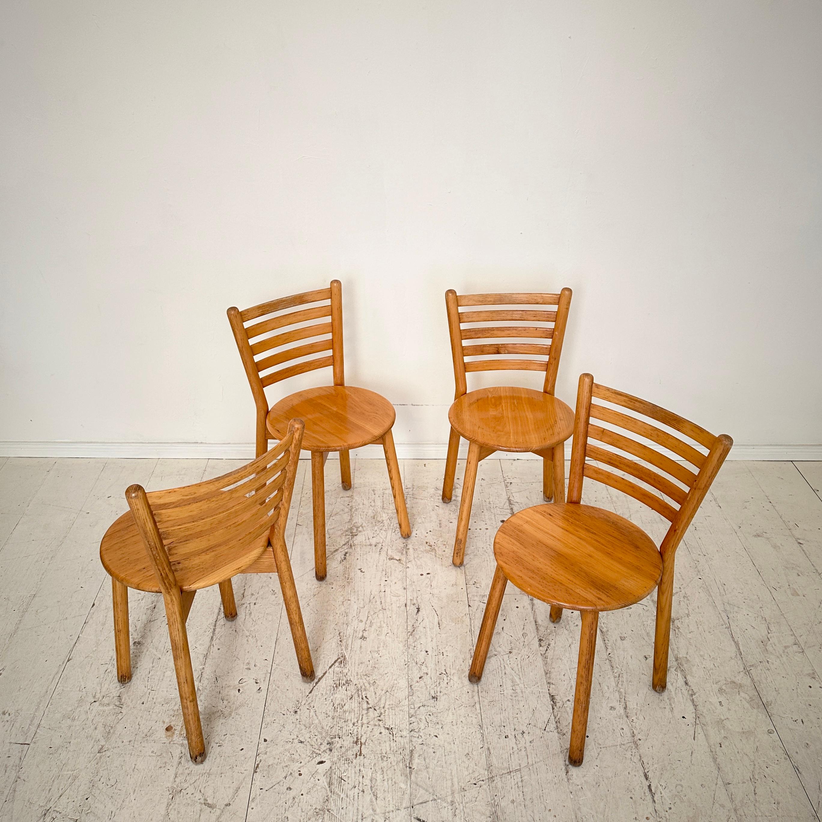 Set of 4 Mid Century Italian Dining Chairs in Solid Elm, around 1960 For Sale 4