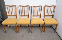 Juego de 4 sillas italianas de mediados de siglo de madera de frutal Paulo Buffa C.1940