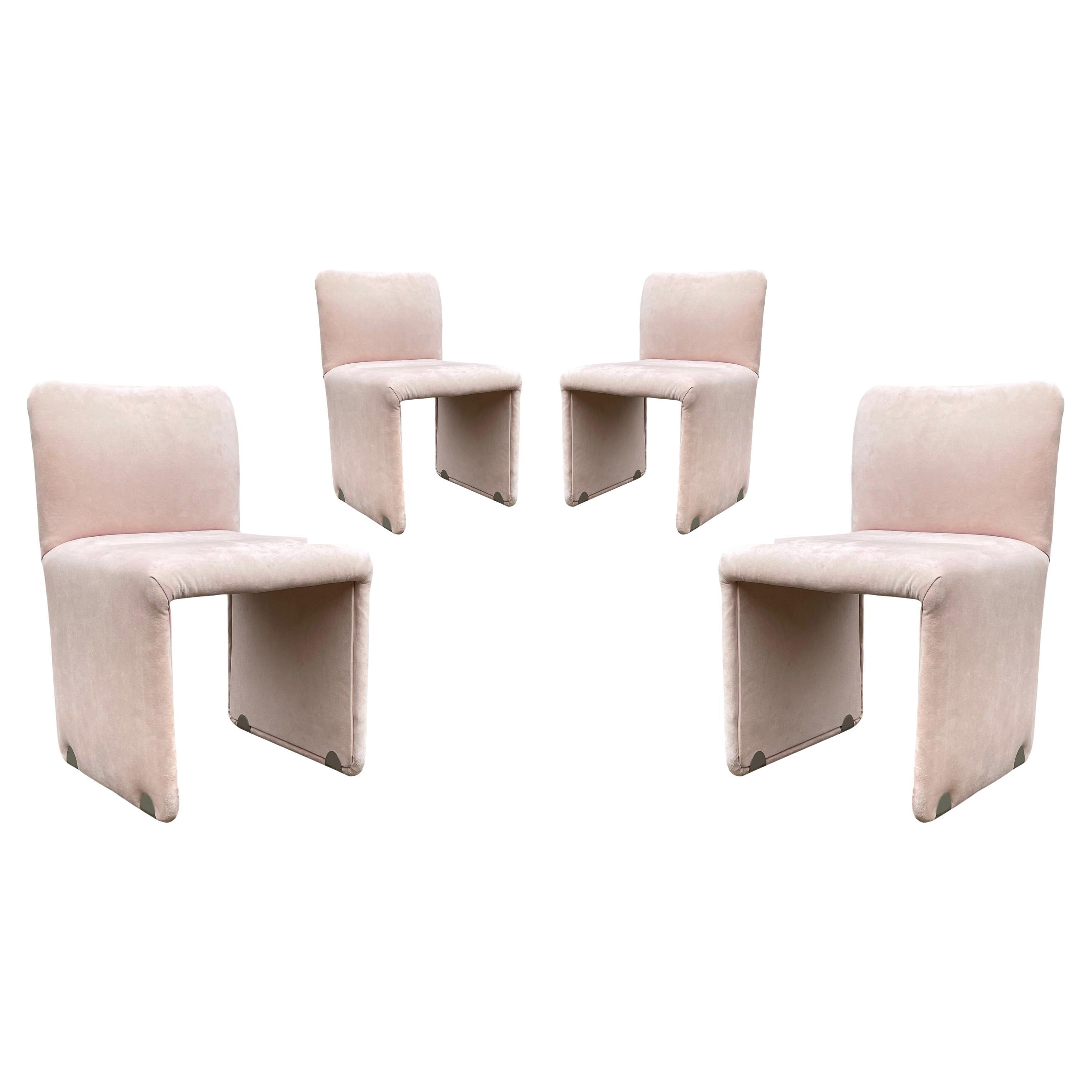 Set of 4 Mid Century Italian Modern Dining Chairs in Blush Pink Suede For Sale