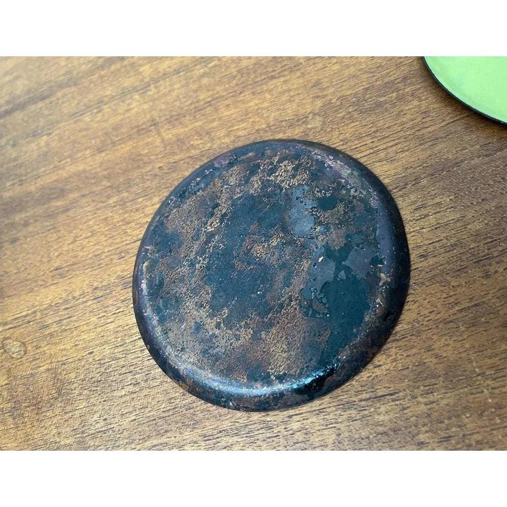 Juego de 4 posavasos de cóctel de metal de mediados de siglo, años 60 en venta 6