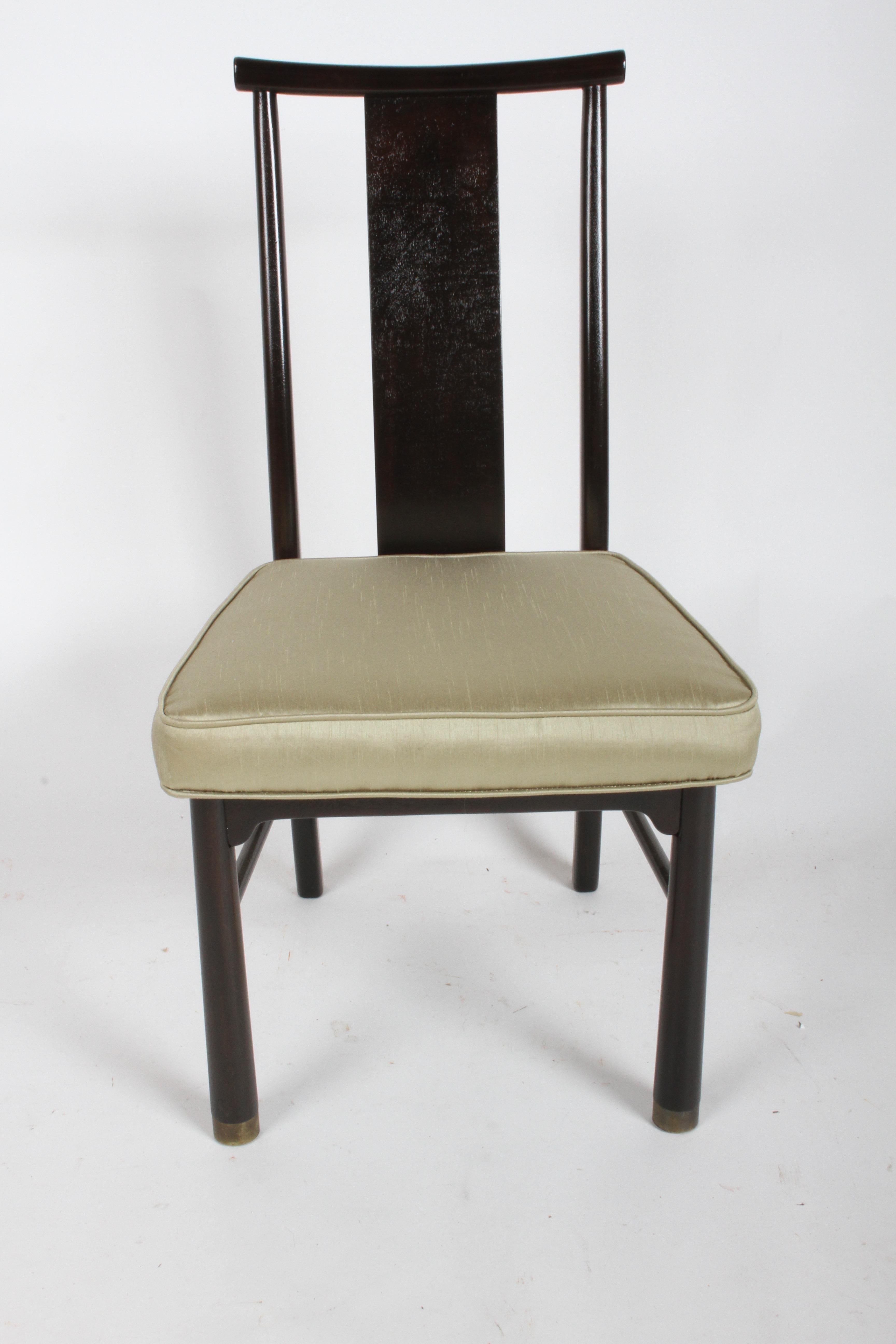 Mid-Century Modern Lot de 4 chaises latérales de salle à manger Henredon:: style asiatique moderne du milieu du siècle:: brun foncé en vente