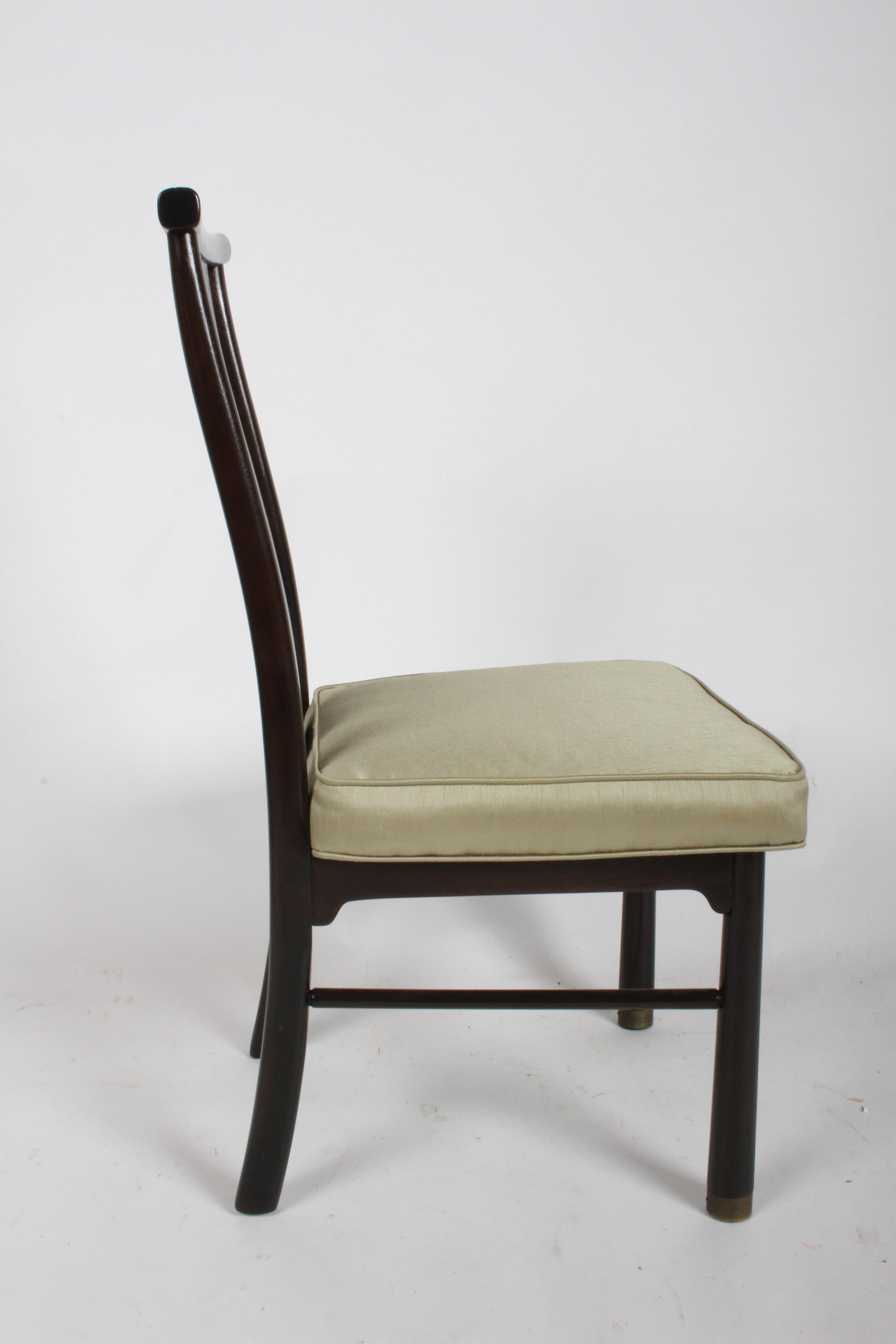 Tissu d'ameublement Lot de 4 chaises latérales de salle à manger Henredon:: style asiatique moderne du milieu du siècle:: brun foncé en vente