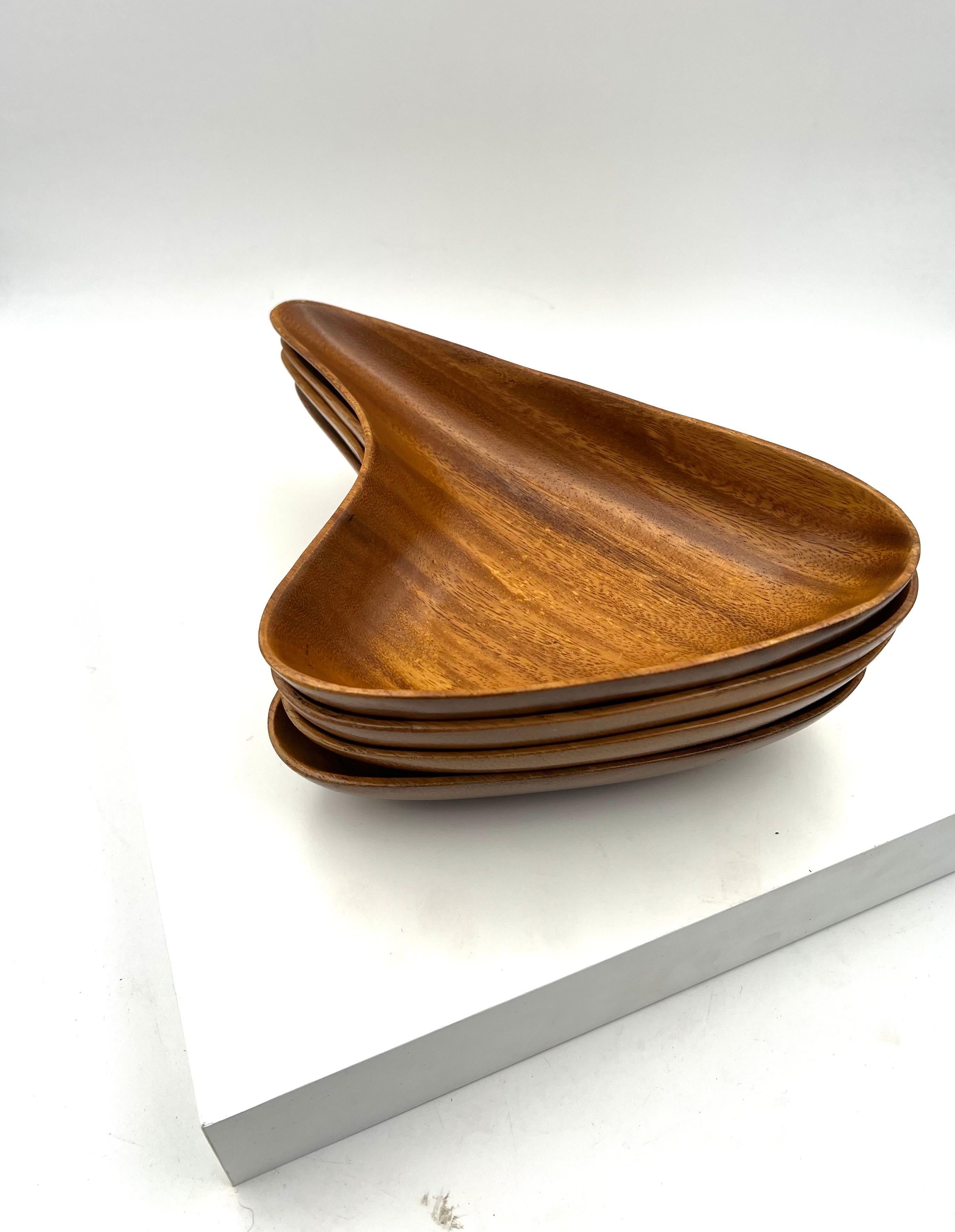 Mid-20th Century Set of 4 Mid-Century Modern Atomic Age Rare Boomerang Snack Server Trays For Sale