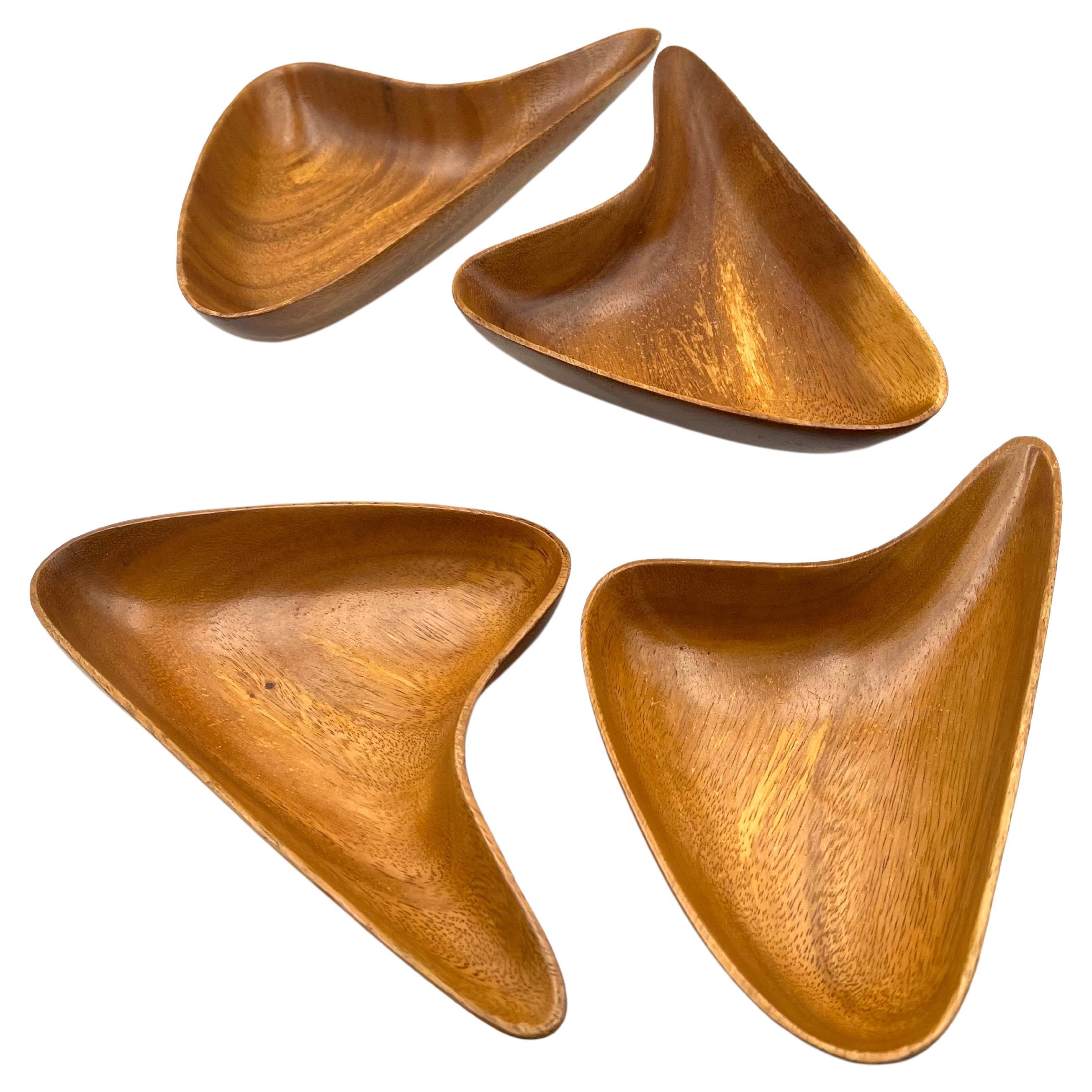 Set of 4 Mid-Century Modern Atomic Age Rare Boomerang Snack Server Trays For Sale