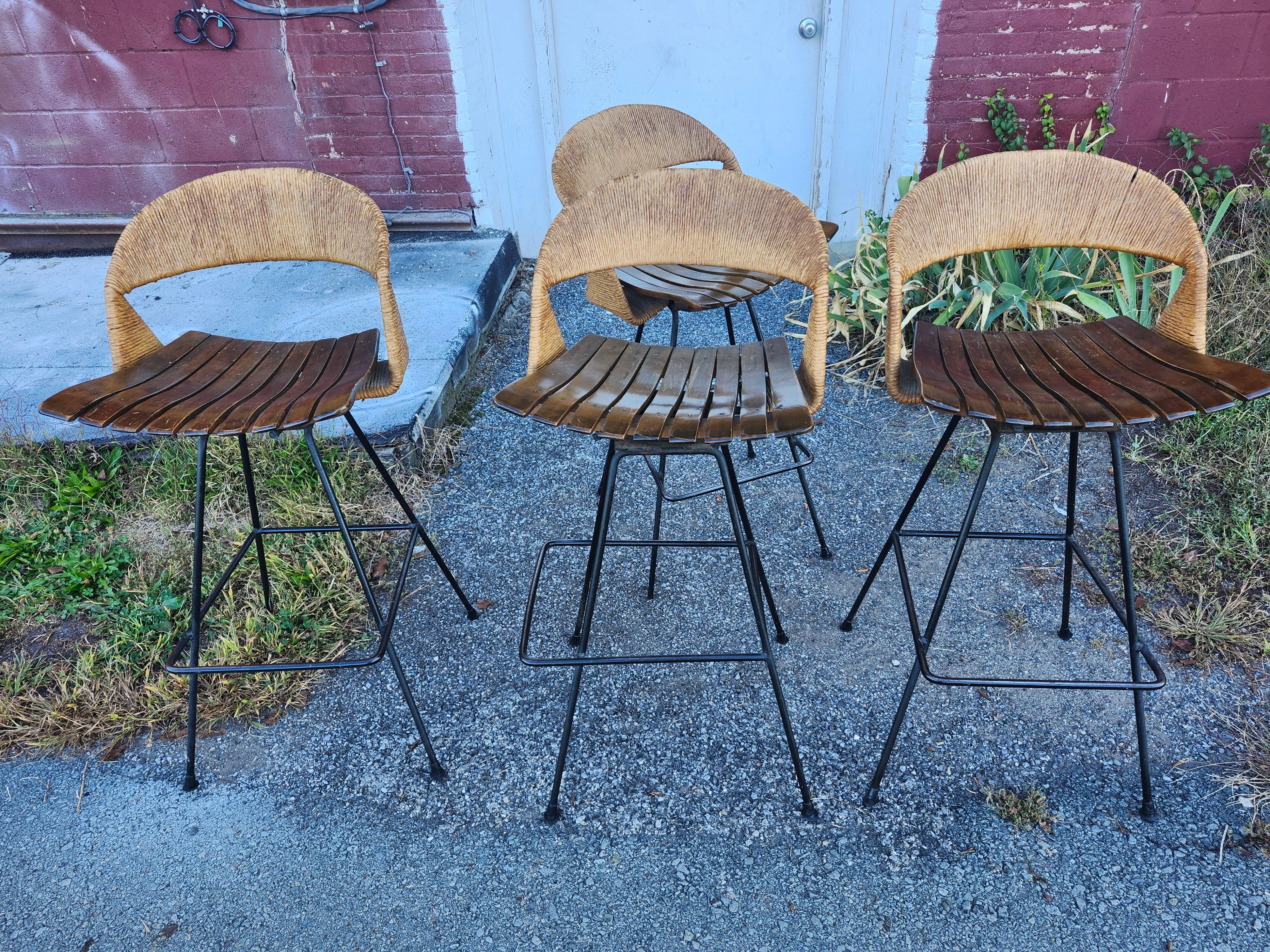 Set di 4 sgabelli da bar moderni del Mid-Century di Arthur Umanoff per Raymor in vendita 4