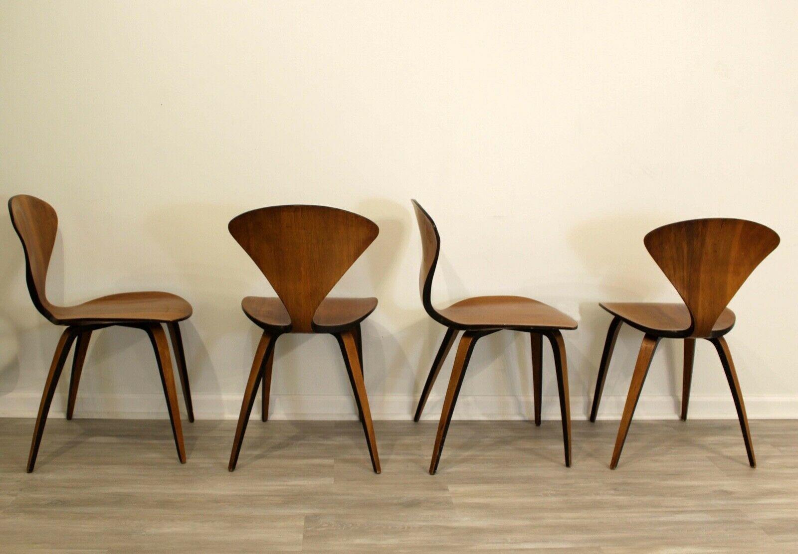 Mid-Century Modern Set of 4 Mid Century Modern Bentwood Modernist Chairs by Cherner for Plycraft