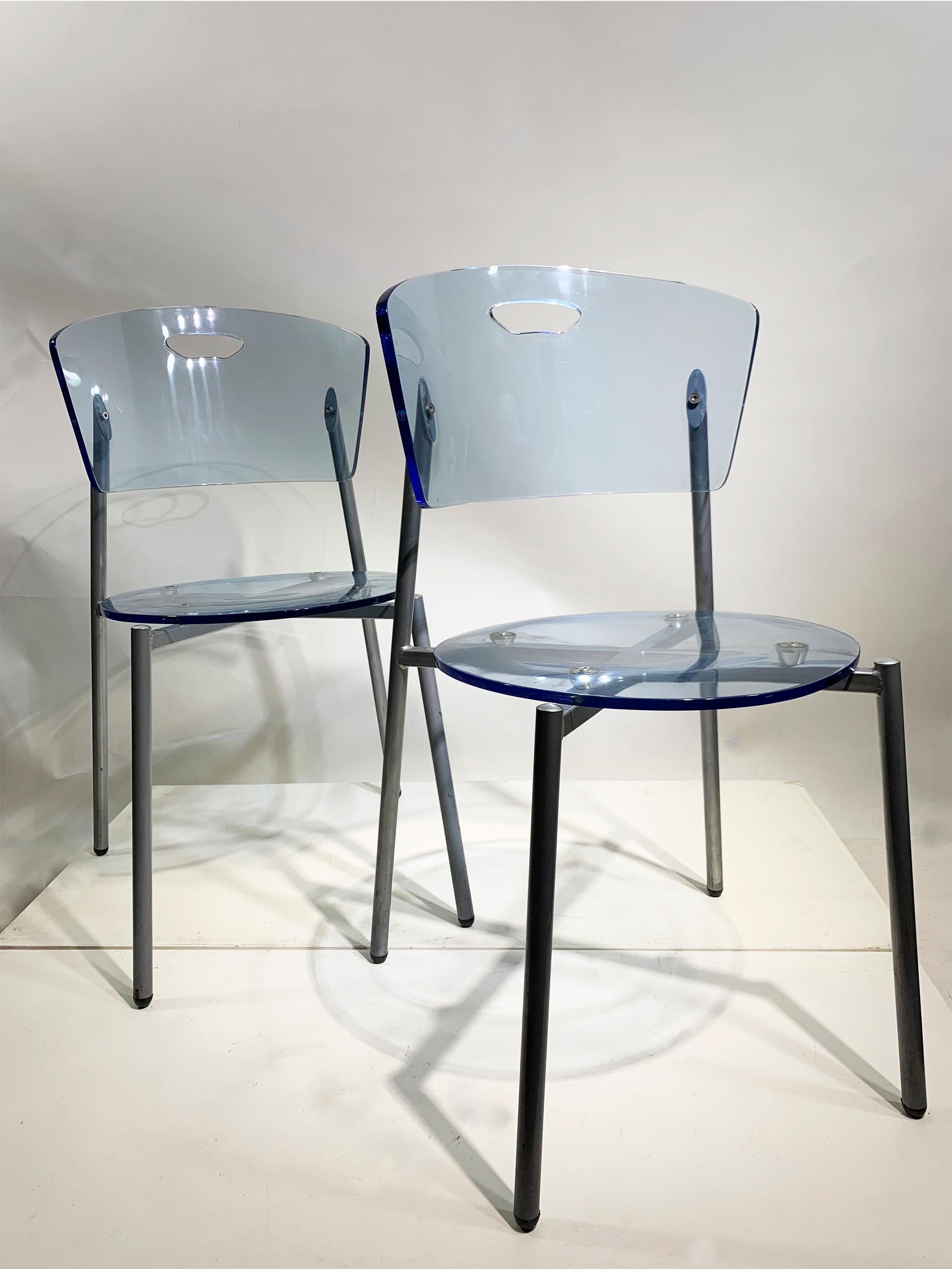 Set of 4 Mid-Century Modern Blue Transparent PMMA Chairs  In Good Condition For Sale In Beirut, LB