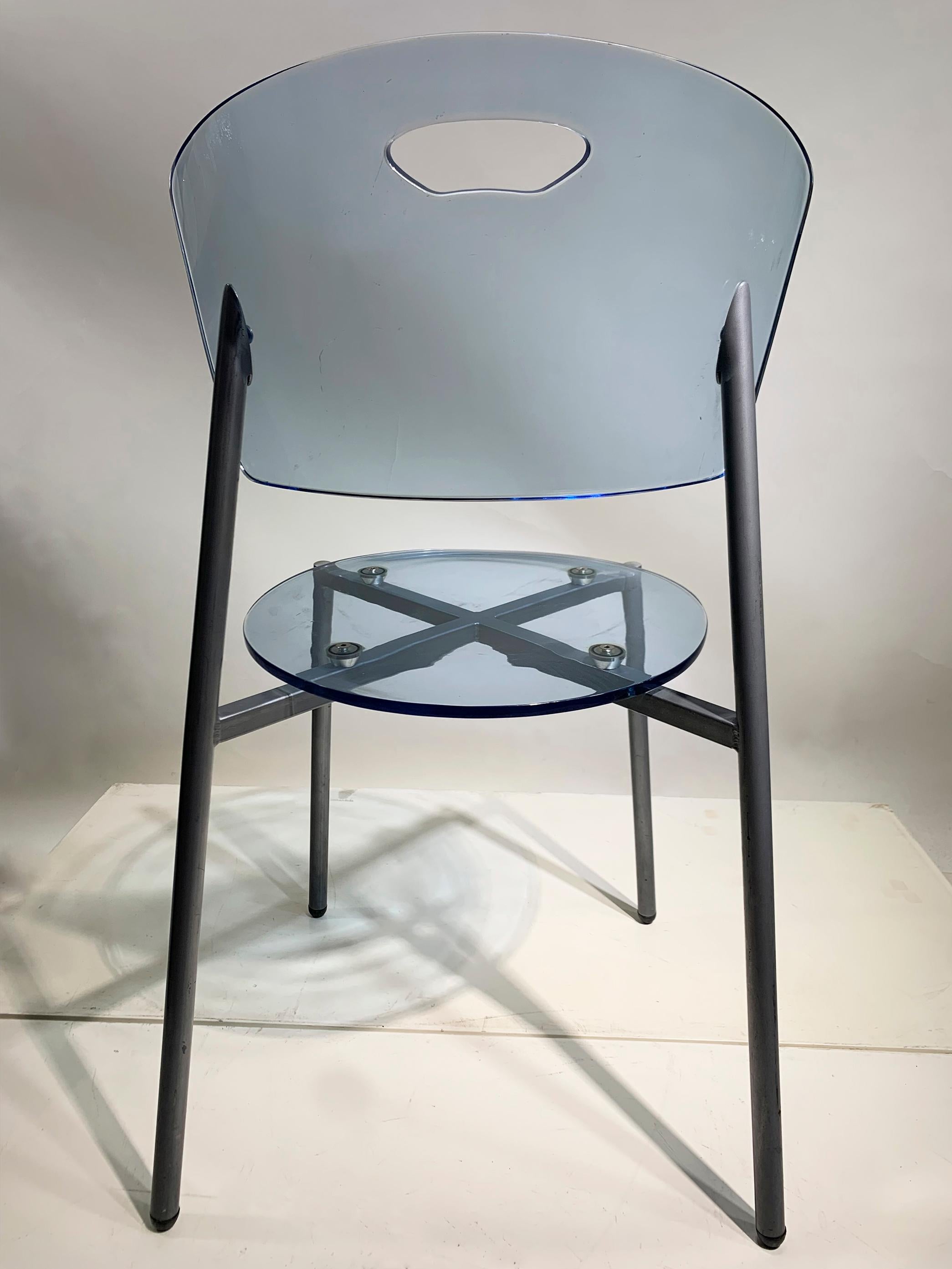 Satz von 4 blauen transparenten PMMA-Stühlen, Mid-Century Modern  (Acryl) im Angebot