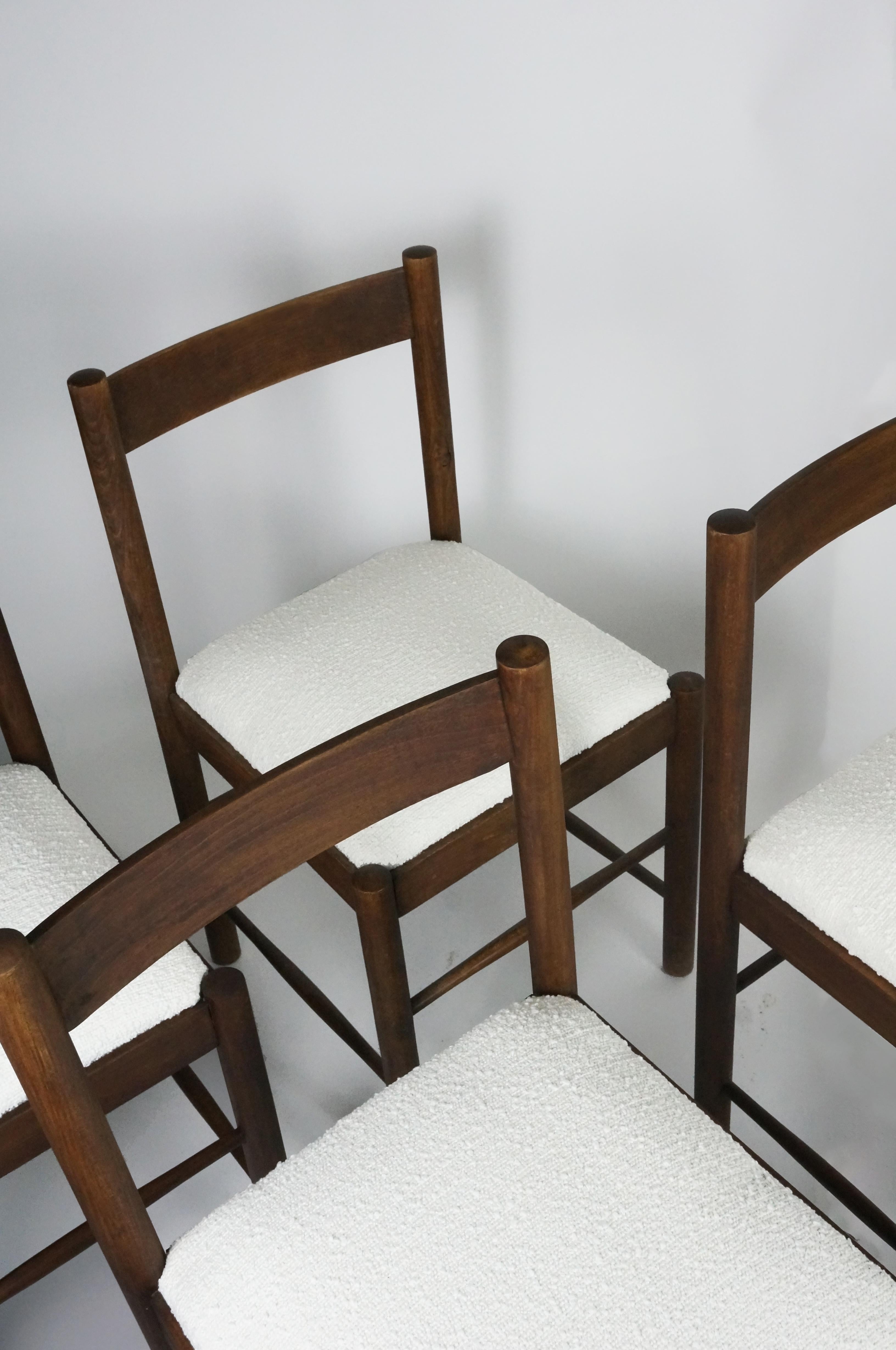 Varnished Set Of 4 Mid-Century Modern Bouclé Chairs For Sale