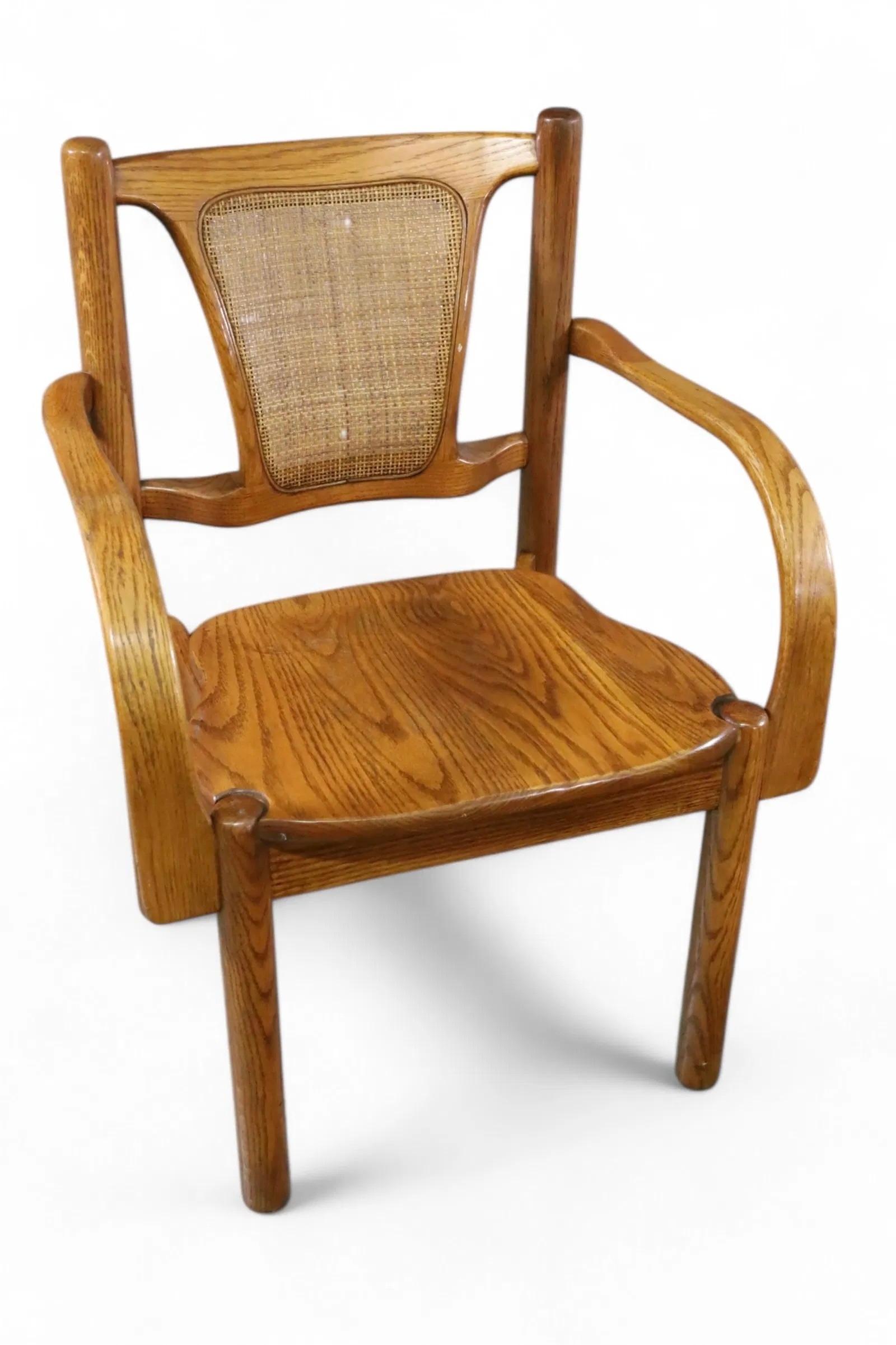 Satz von 4 Mid Century Modern Brentwood Oak Dining Chairs im Zustand „Gut“ im Angebot in Pasadena, CA