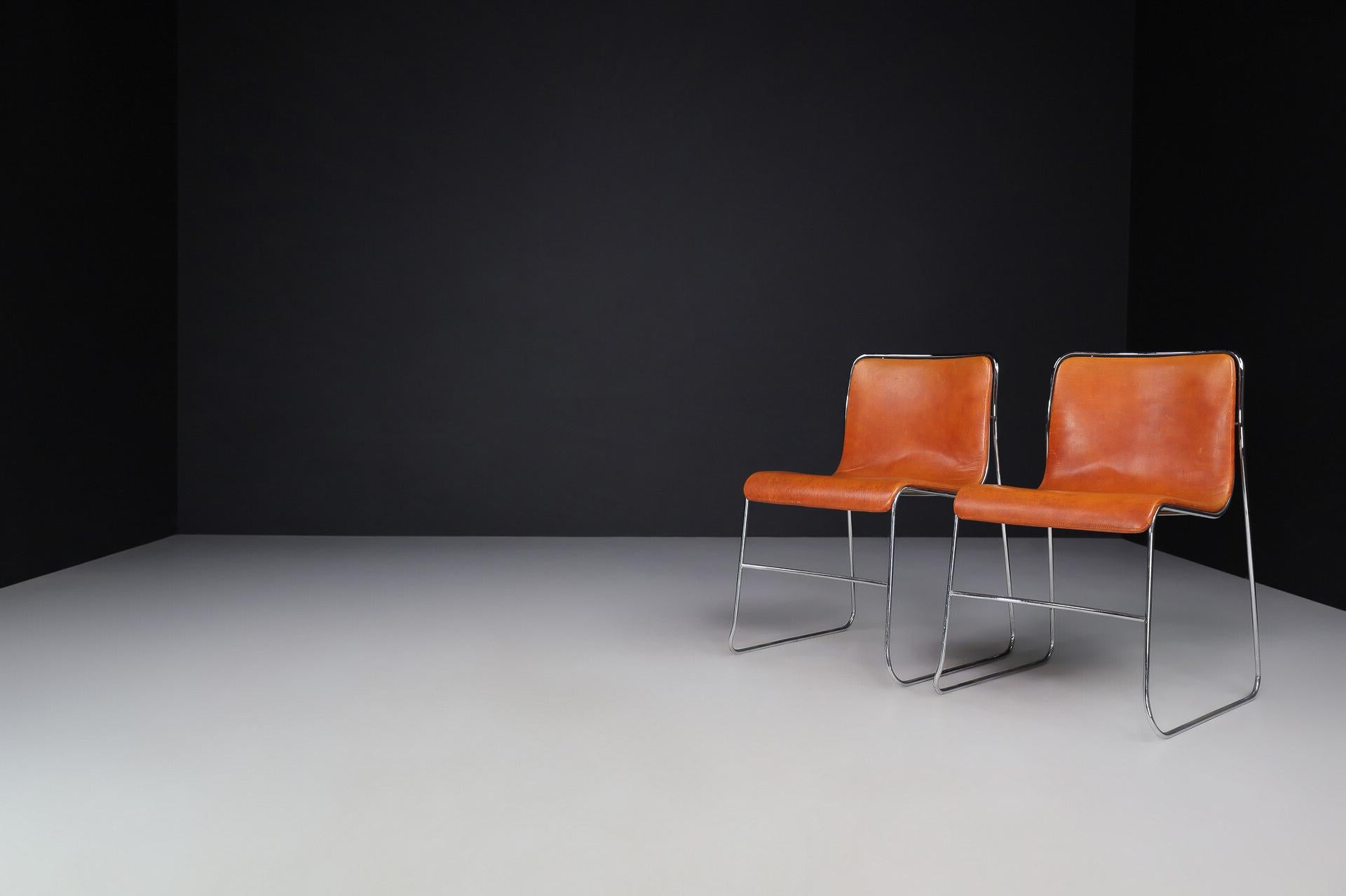 Juego de 4 sillas de comedor modernas de mediados de siglo de cuero coñac y acero, Italia, años 70 en venta 8