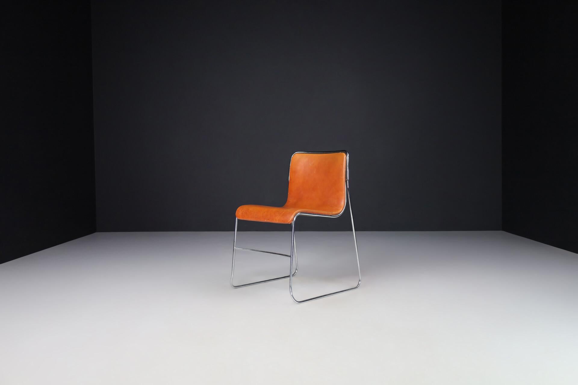 Juego de 4 sillas de comedor modernas de mediados de siglo de cuero coñac y acero, Italia, años 70 en Bueno estado para la venta en Almelo, NL