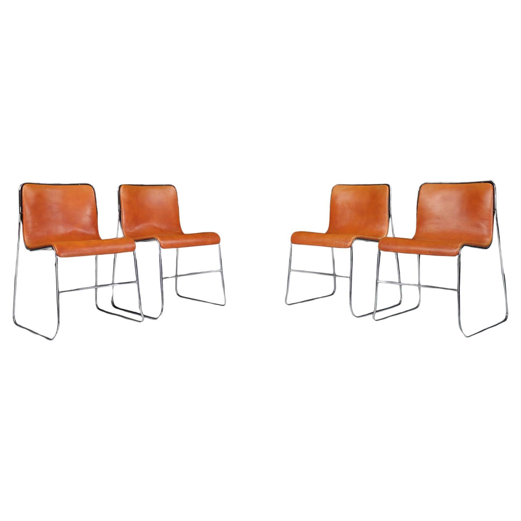 Juego de 4 sillas de comedor modernas de mediados de siglo de cuero coñac y acero, Italia, años 70 en venta