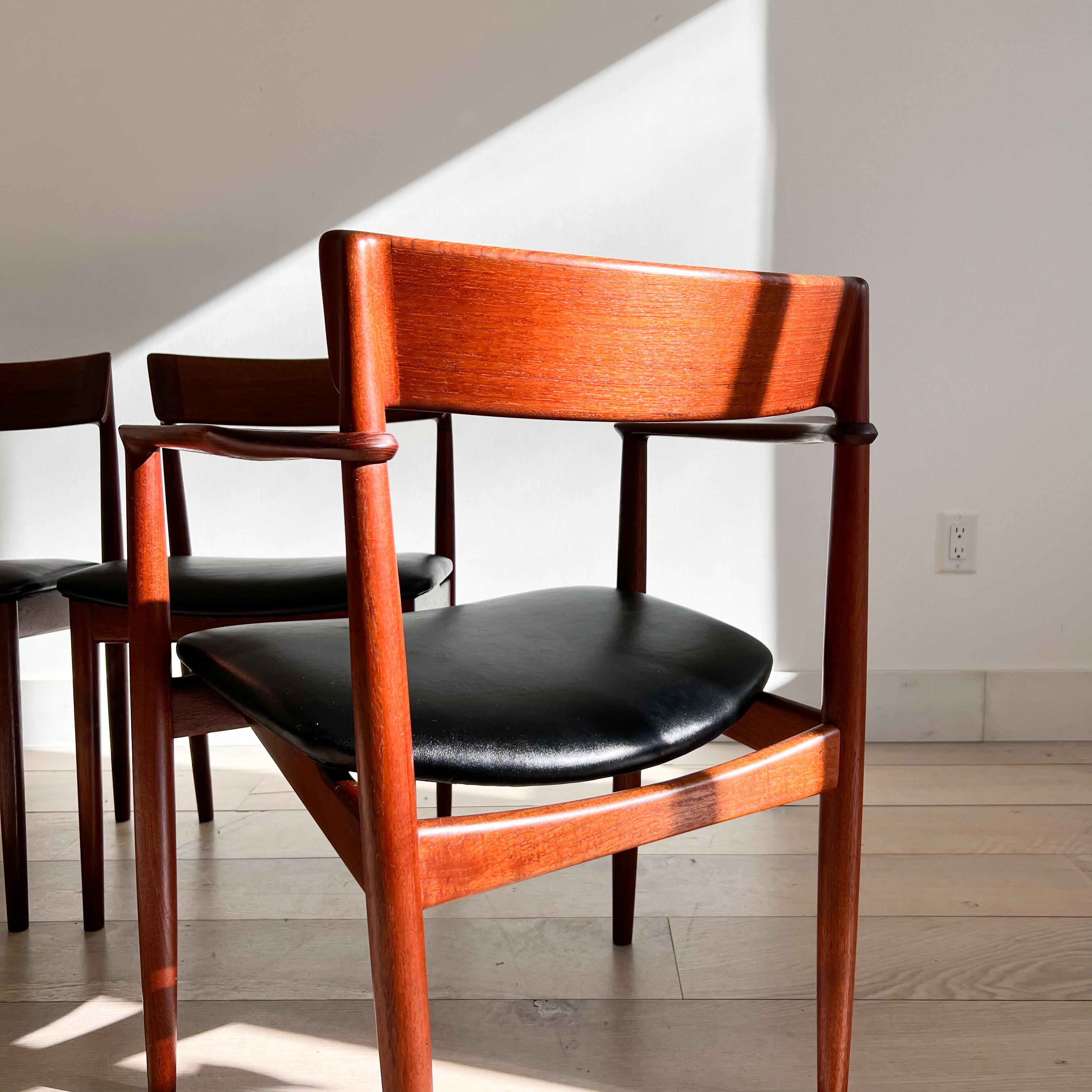 Set of 4 Mid-Century Modern Danish Teak Dining Chairs by Henry Rosengren Hansen  11