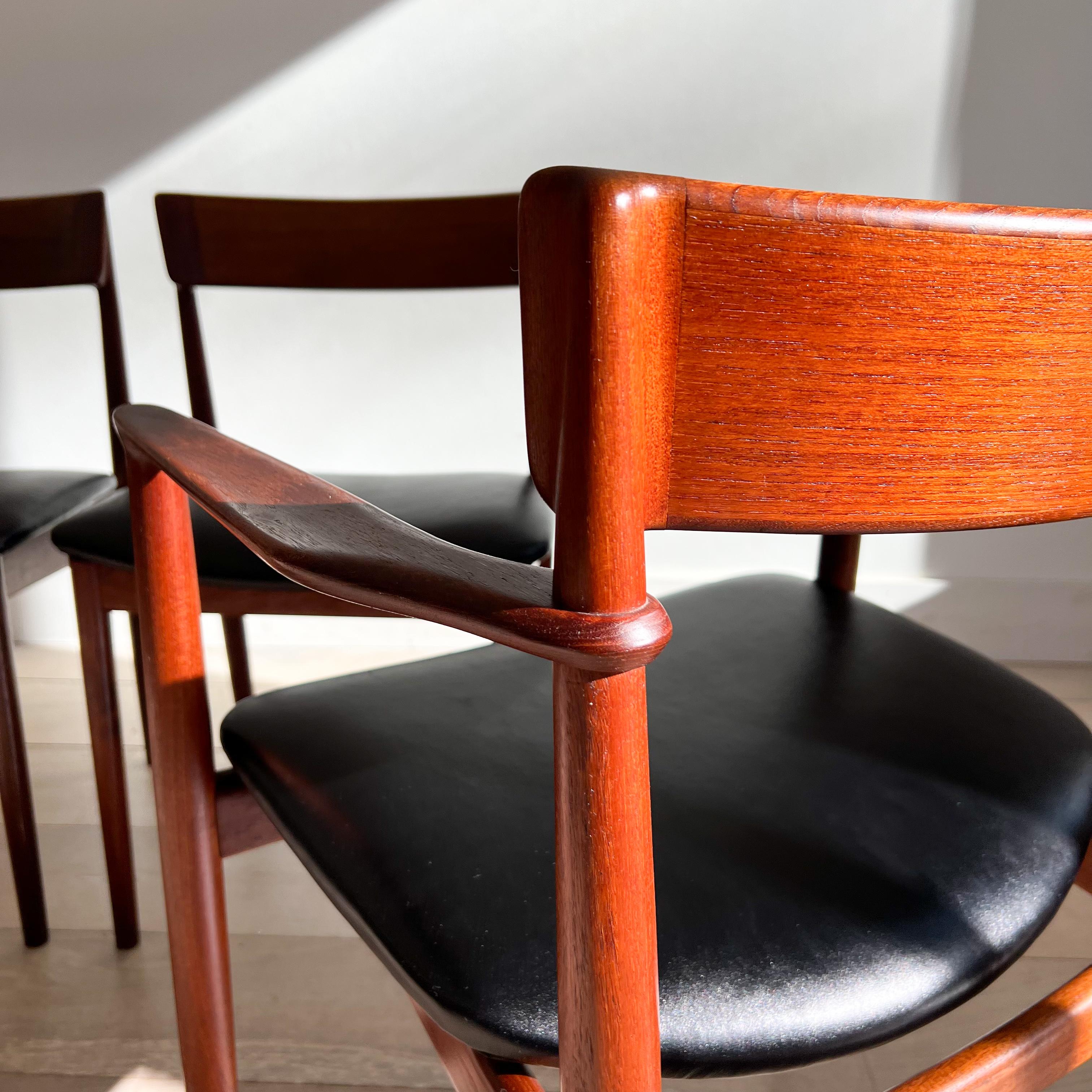 Set of 4 Mid-Century Modern Danish Teak Dining Chairs by Henry Rosengren Hansen  12
