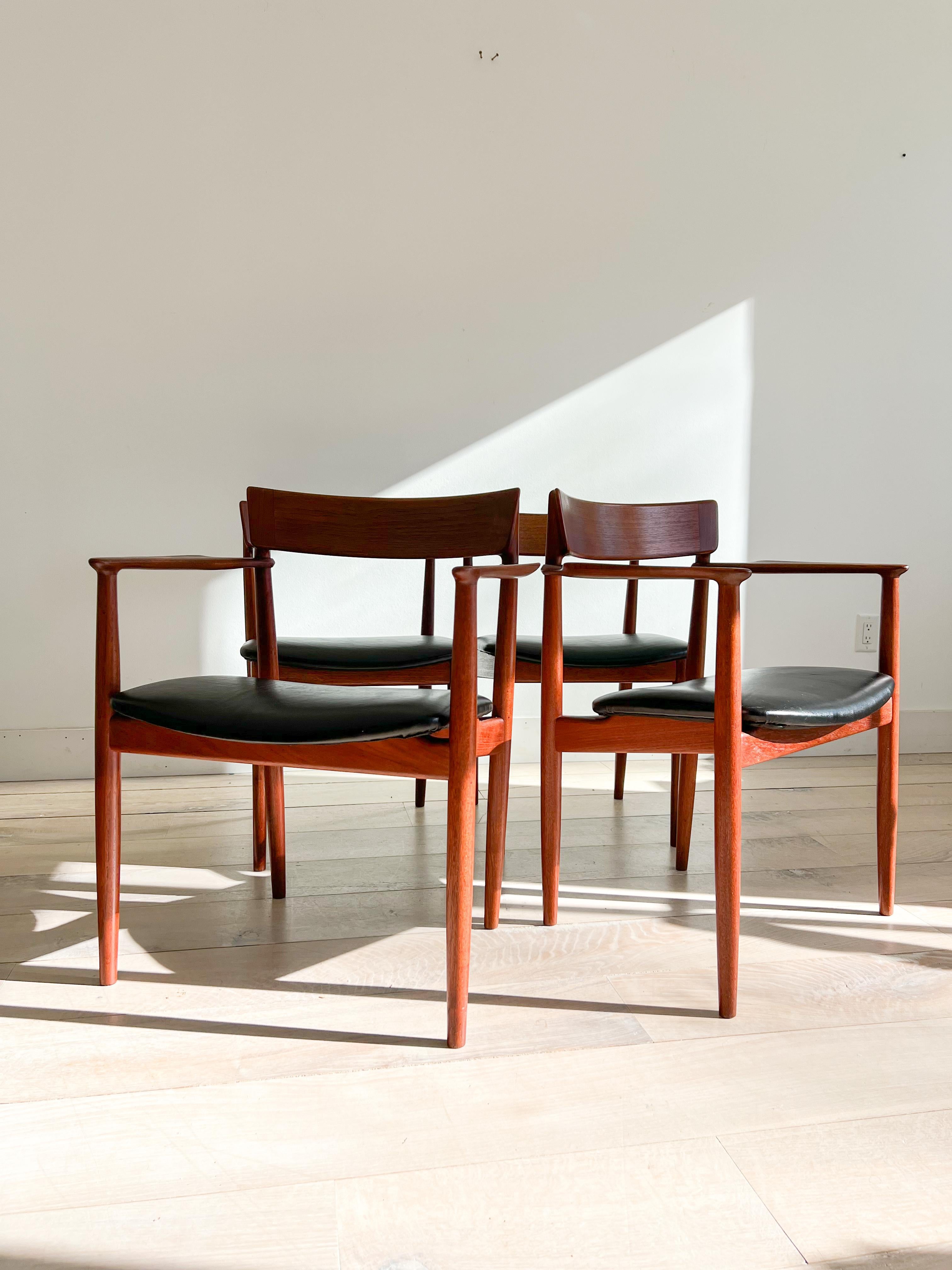 Set of 4 Mid-Century Modern Danish Teak Dining Chairs by Henry Rosengren Hansen  13