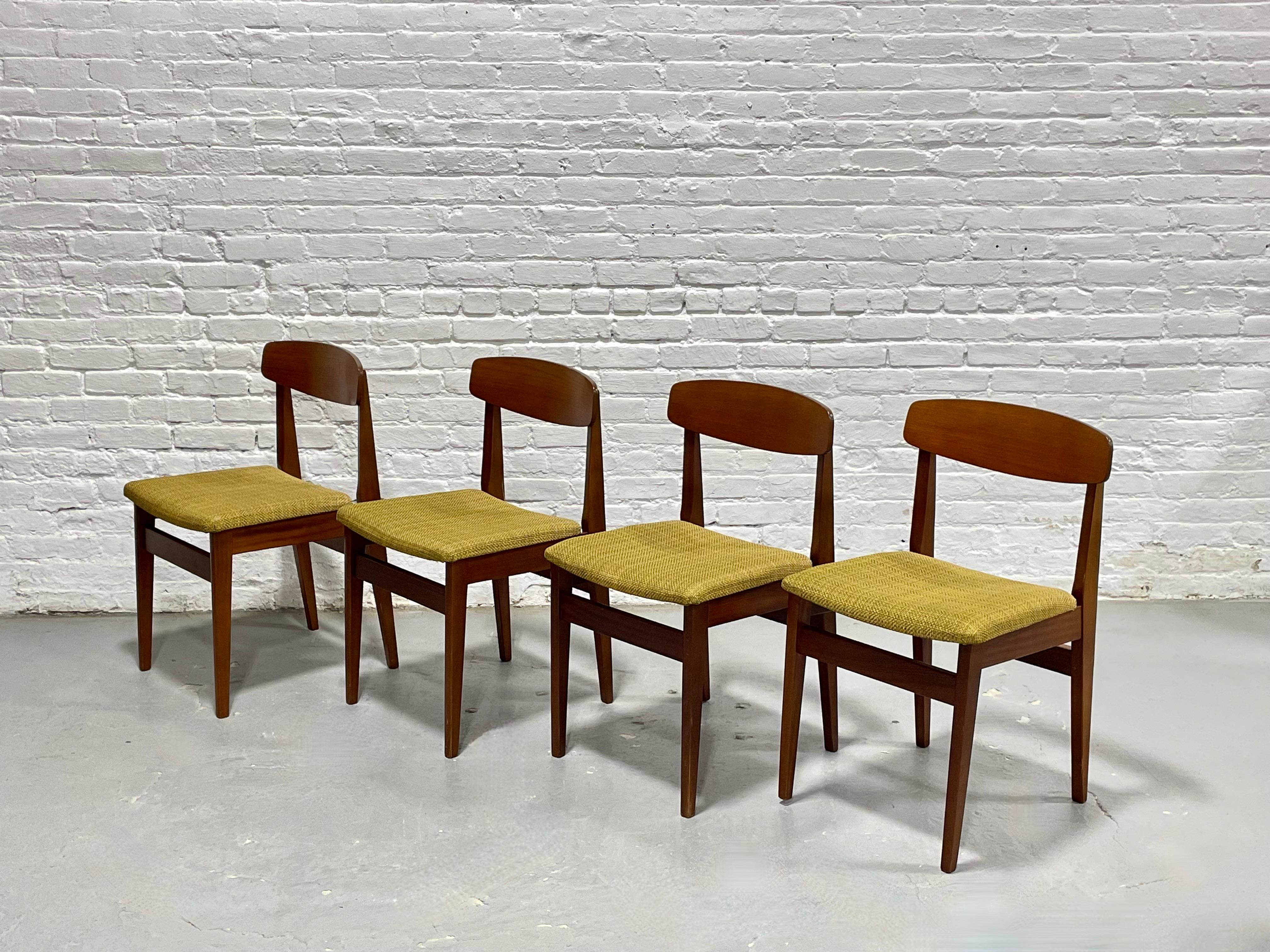 Set di 4 sedie da pranzo in legno di noce danese del Medio Secolo MODERNO, anni '60 in vendita 4