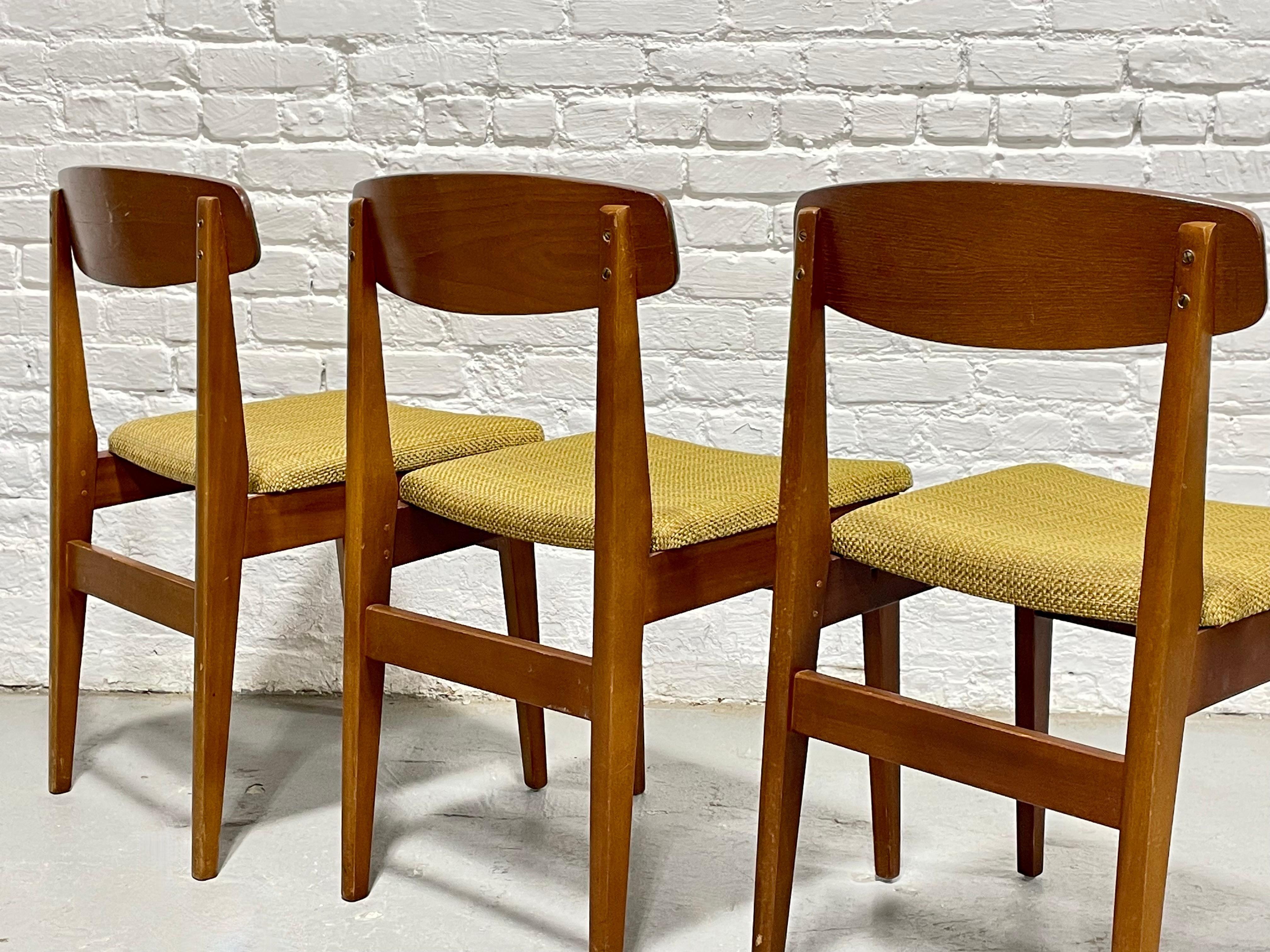 Set di 4 sedie da pranzo in legno di noce danese del Medio Secolo MODERNO, anni '60 in vendita 7