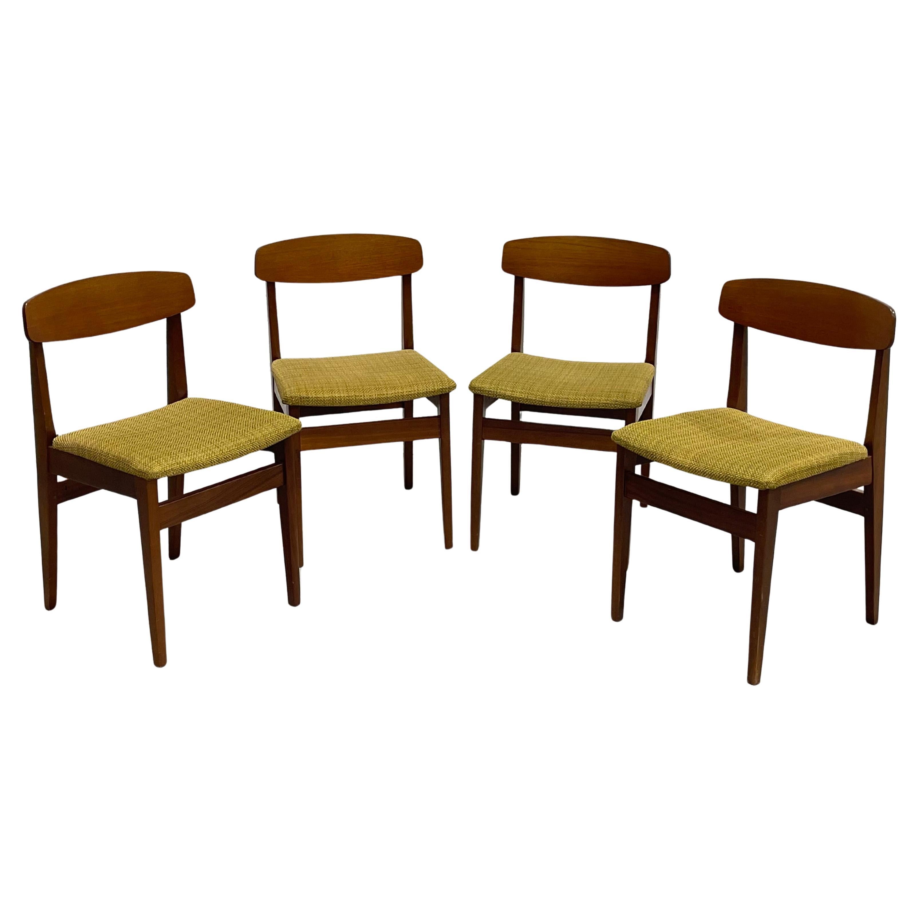 Satz von 4 Mid Century MODERN Dänischen Nussbaum DINING CHAIRS, 1960er Jahre