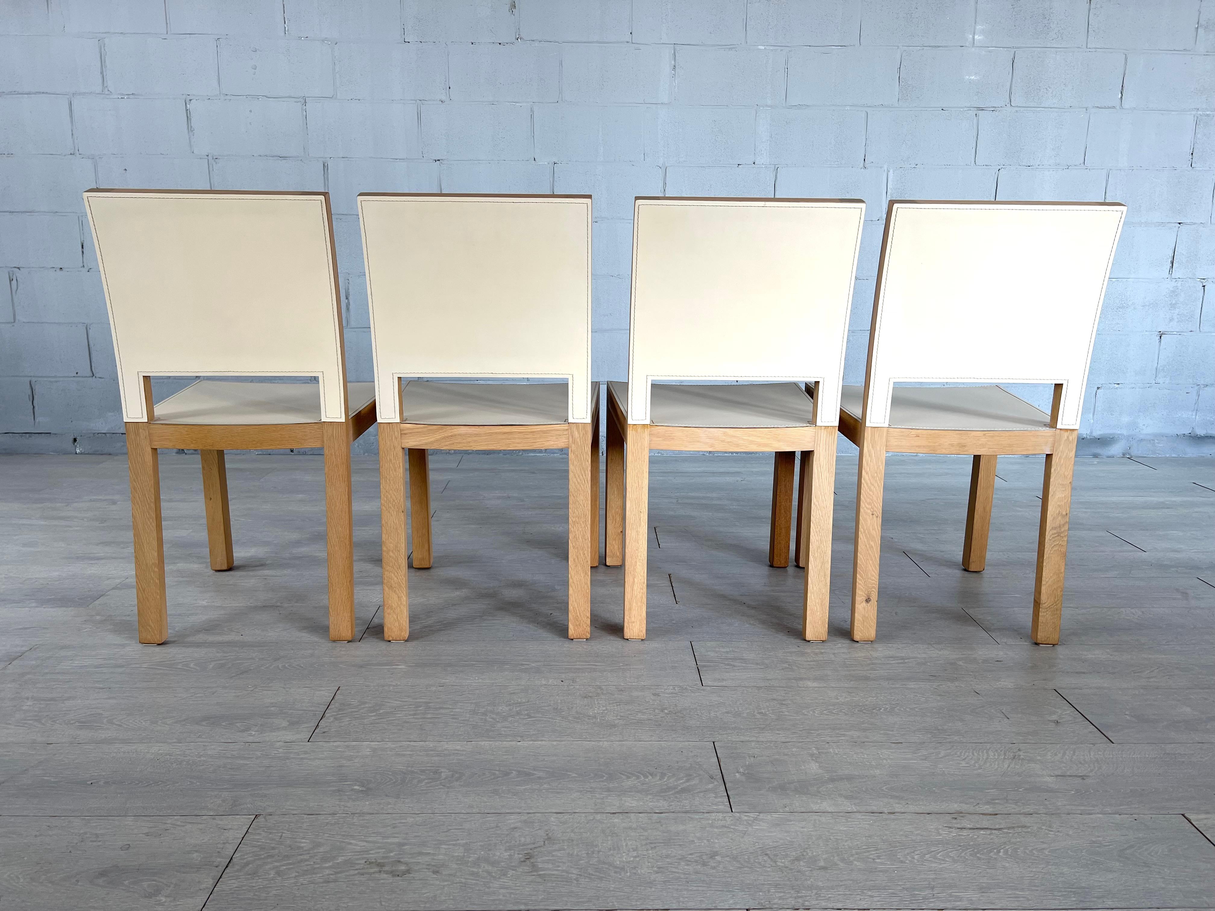 Set of 4 Mid-Century Modern Design Side Dining Chairs In Good Condition For Sale In Bridgeport, CT