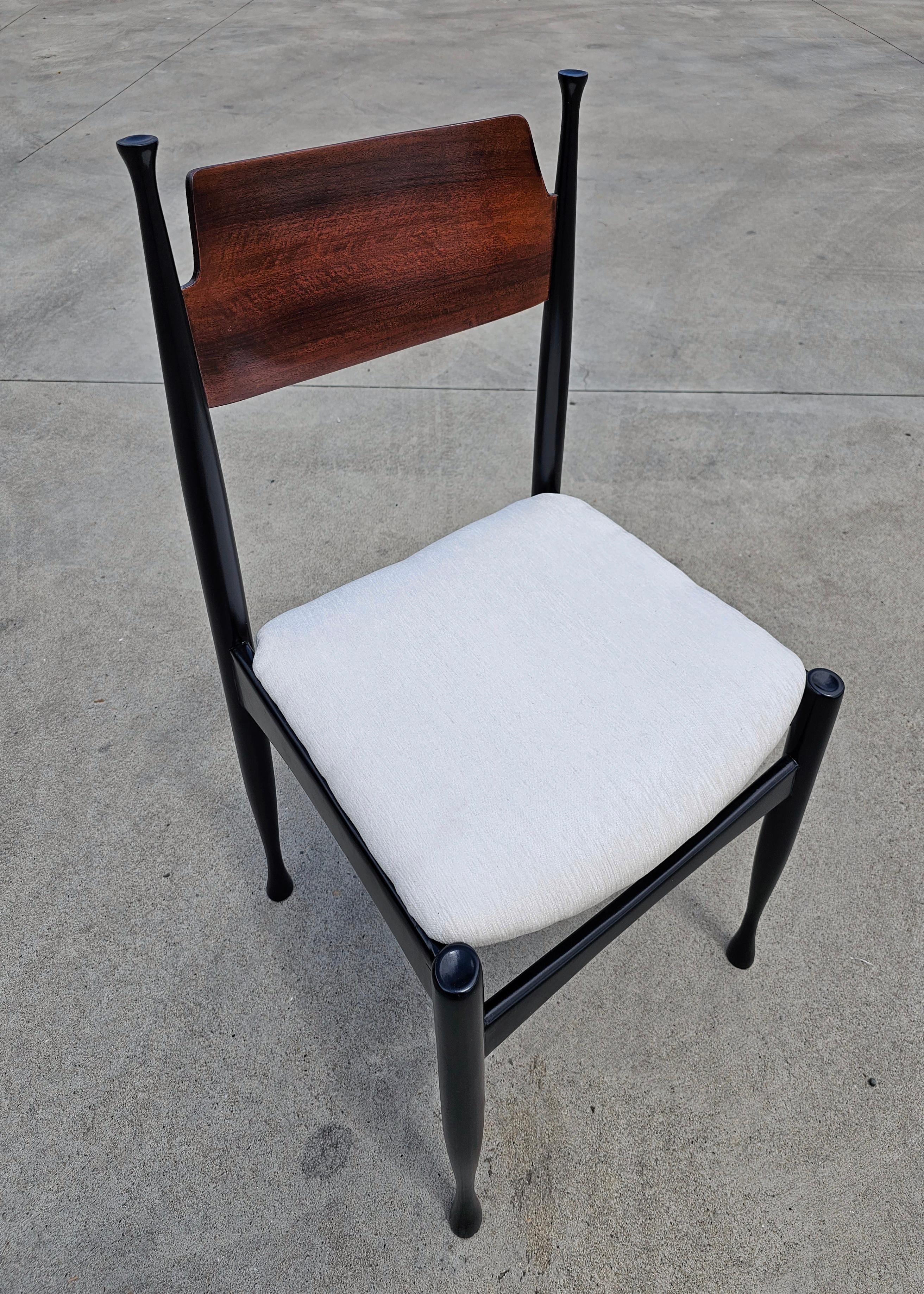Fabric Set of 4 Mid-Century Dining Chairs in style of Paolo Buffa, Yugoslavia 1960s For Sale