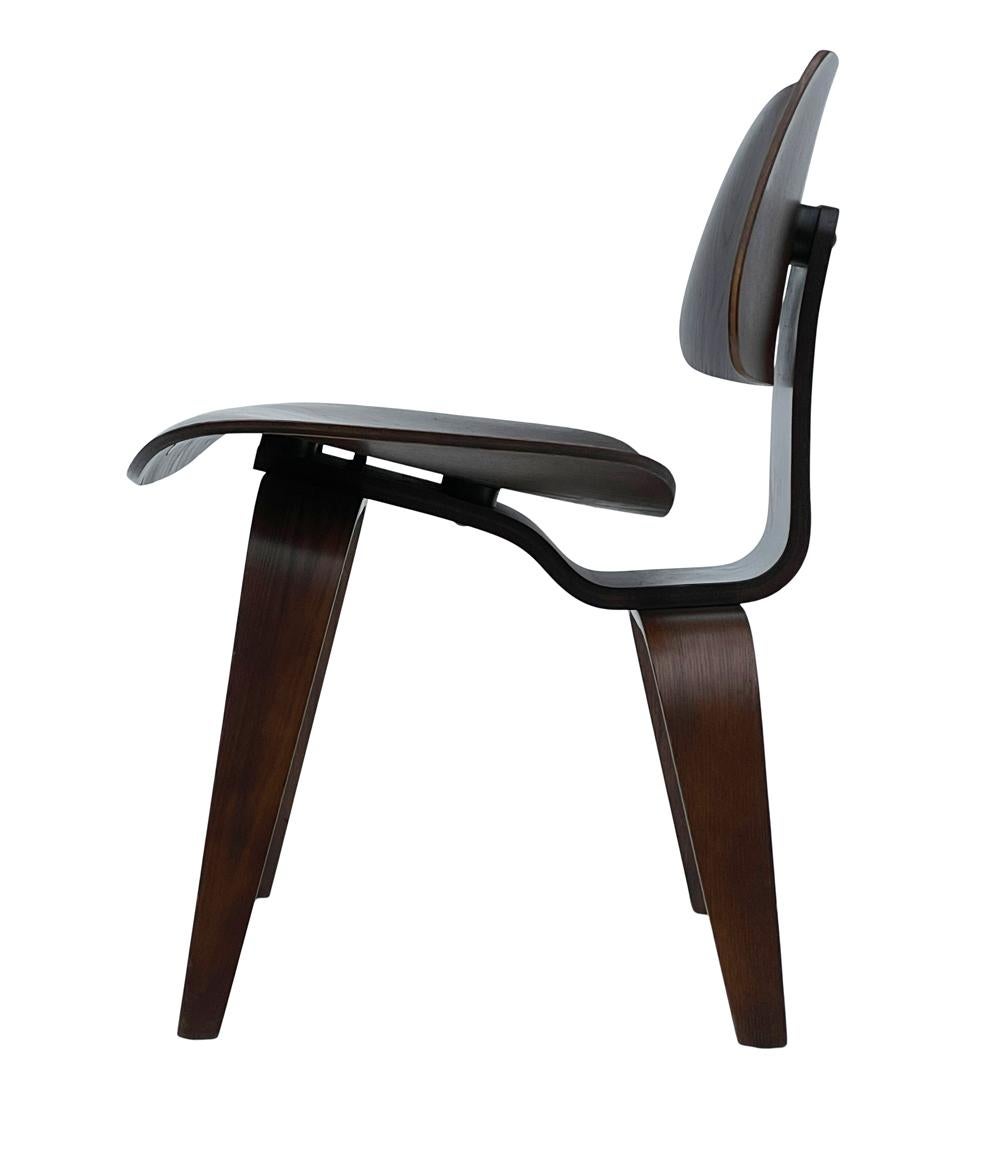 Satz von 4 modernen Esszimmerstühlen aus der Mitte des Jahrhunderts von Charles Eames für Herman Miller im Angebot 1