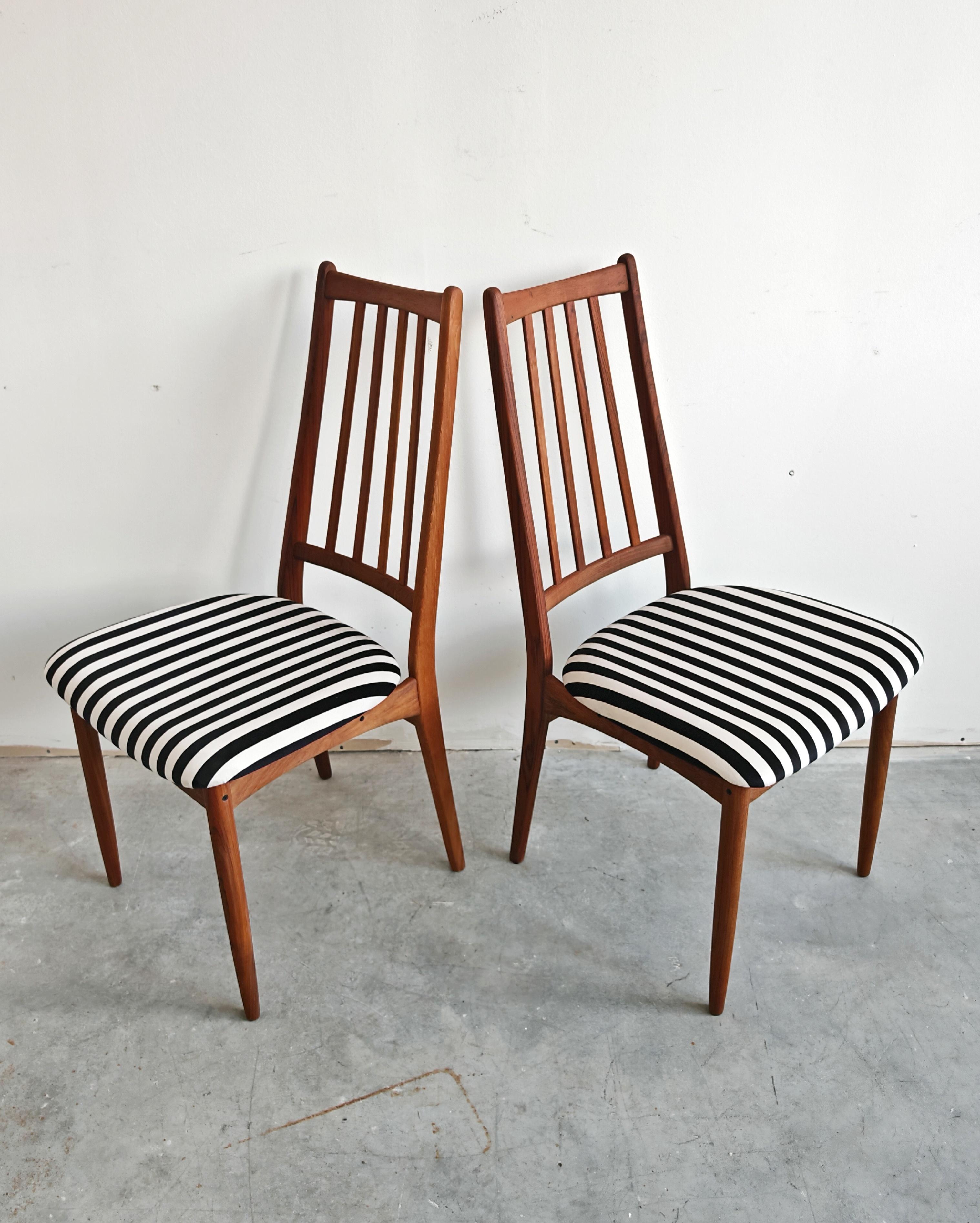 Mid-Century Modern Set of 4 Mid Century Modern Dining Chairs in solid teak, Denmark 1960s en vente