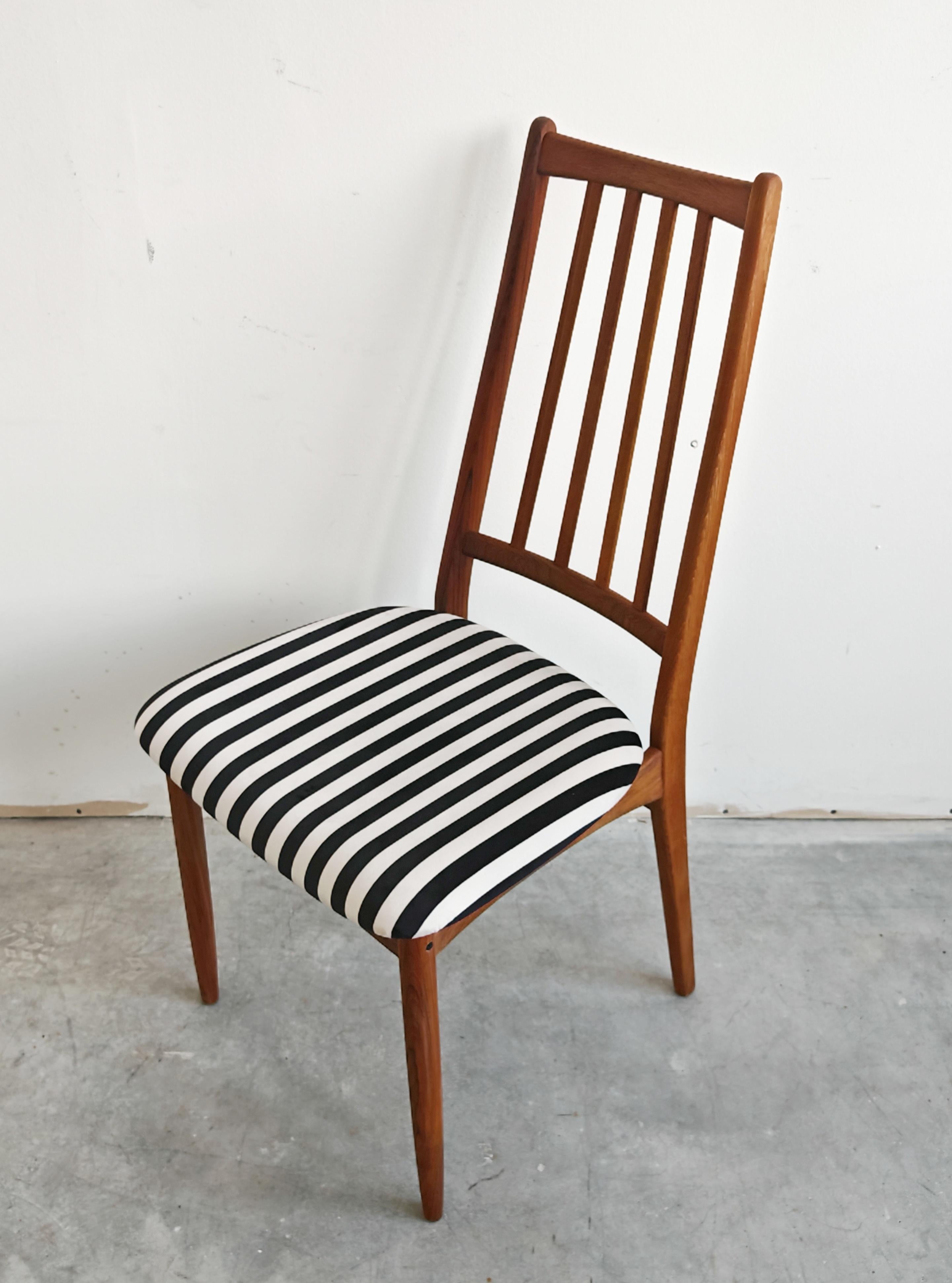 Set of 4 Mid Century Modern Dining Chairs in solid teak, Denmark 1960s Excellent état - En vente à Beograd, RS