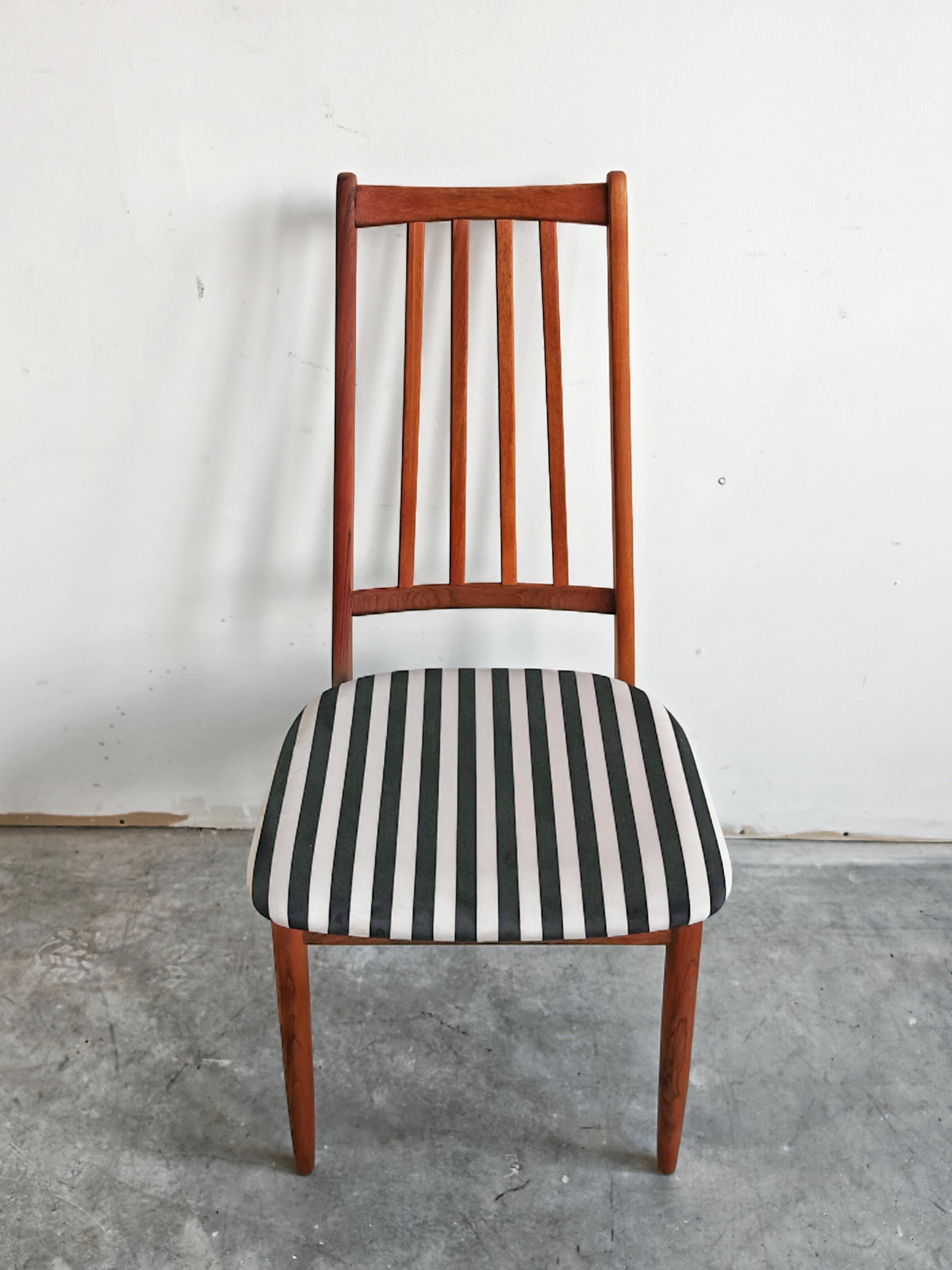 Set of 4 Mid Century Modern Dining Chairs in solid teak, Denmark 1960s en vente 1