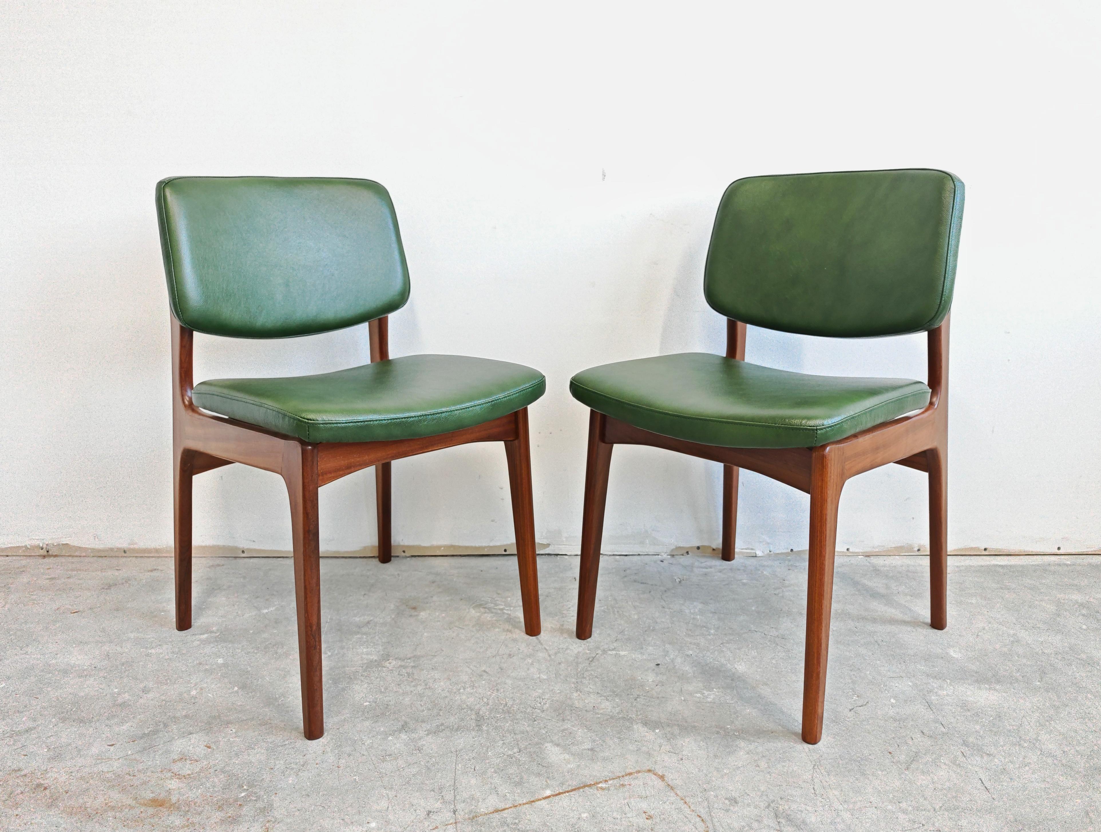 Satz von 4 Mid Century Modern Esszimmerstühlen in Teak und Leder, Dänemark 1960er Jahre (Moderne der Mitte des Jahrhunderts) im Angebot