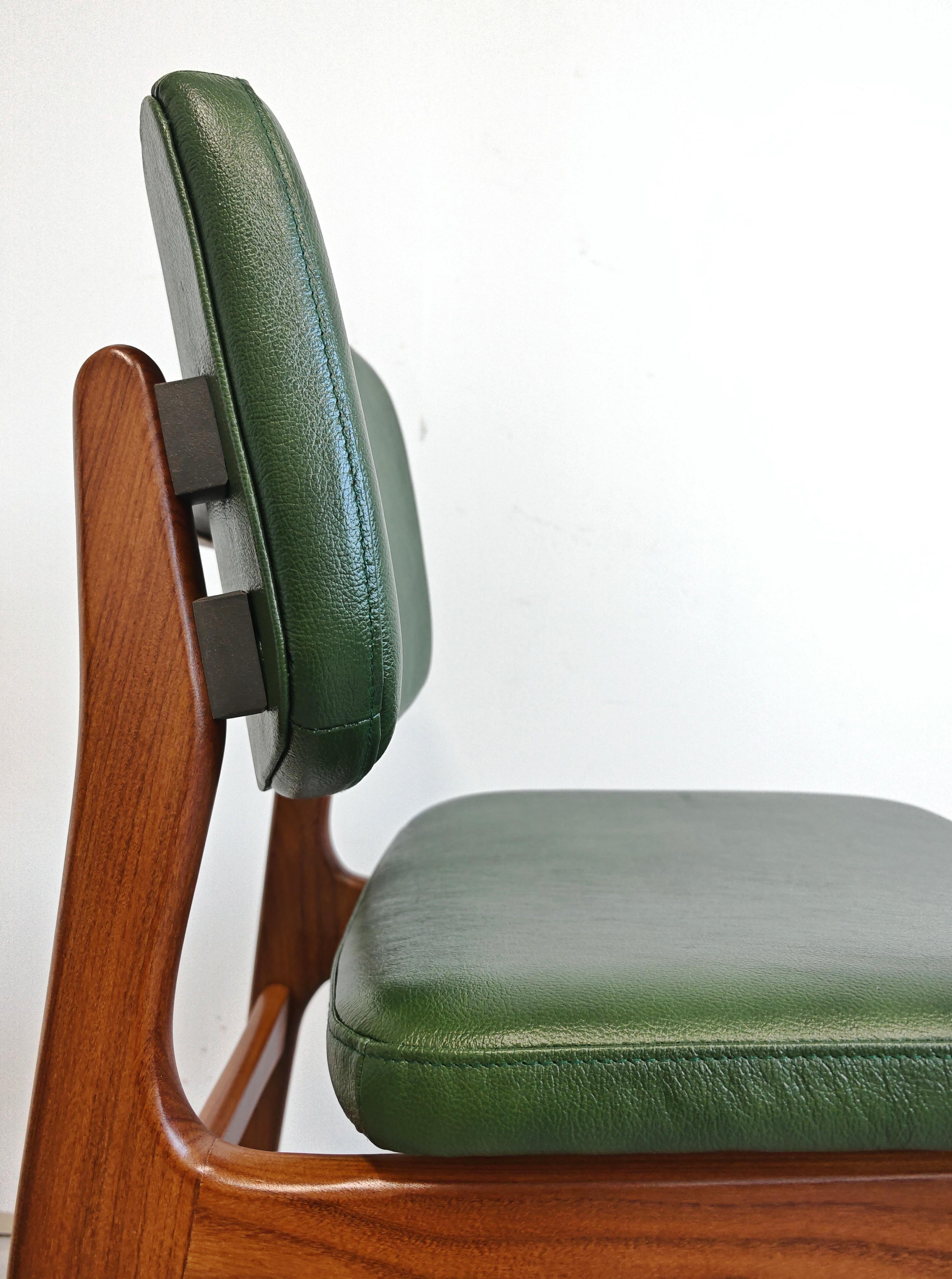 Satz von 4 Mid Century Modern Esszimmerstühlen in Teak und Leder, Dänemark 1960er Jahre im Angebot 2