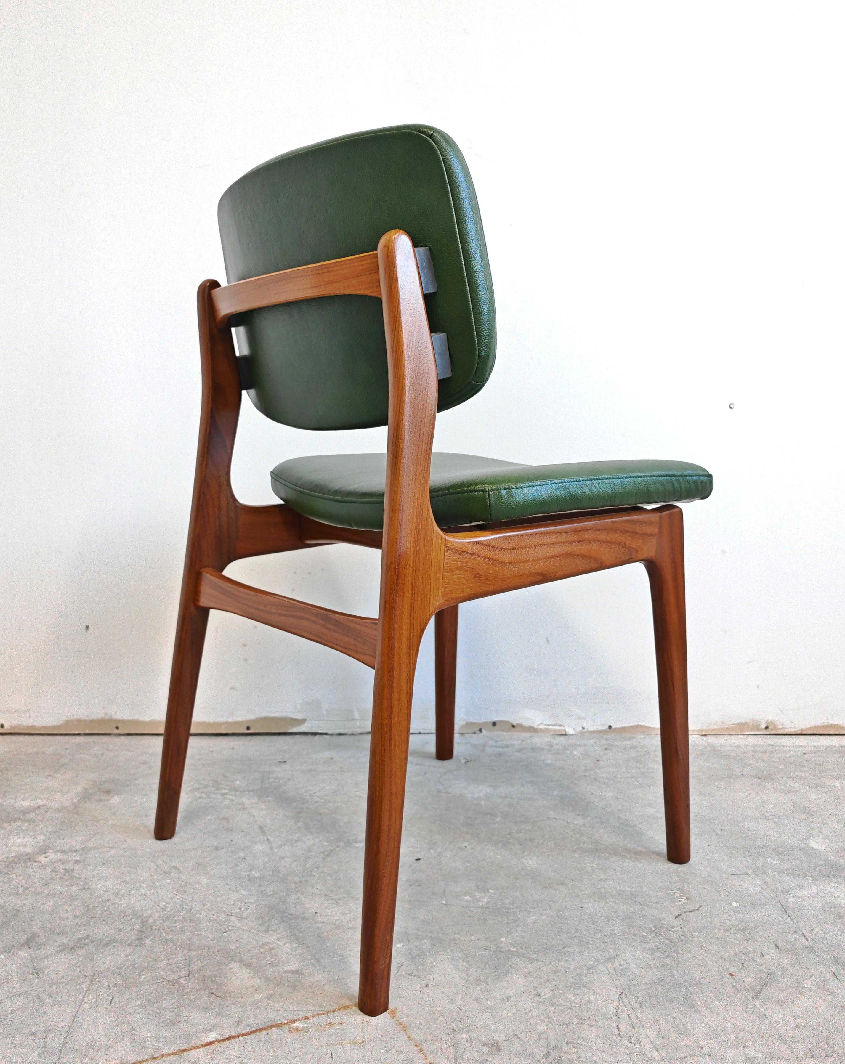 Satz von 4 Mid Century Modern Esszimmerstühlen in Teak und Leder, Dänemark 1960er Jahre im Angebot 3