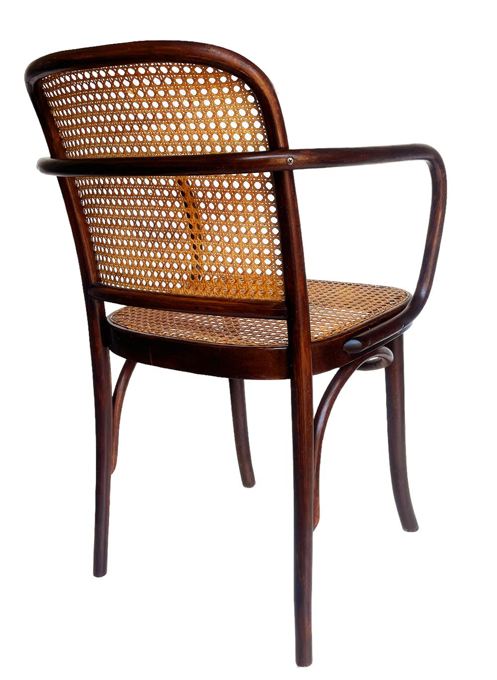 Ensemble de 4 chaises de salle à manger Prague de style mi-siècle moderne par Josef Hoffmann Cane & Wood en vente 3