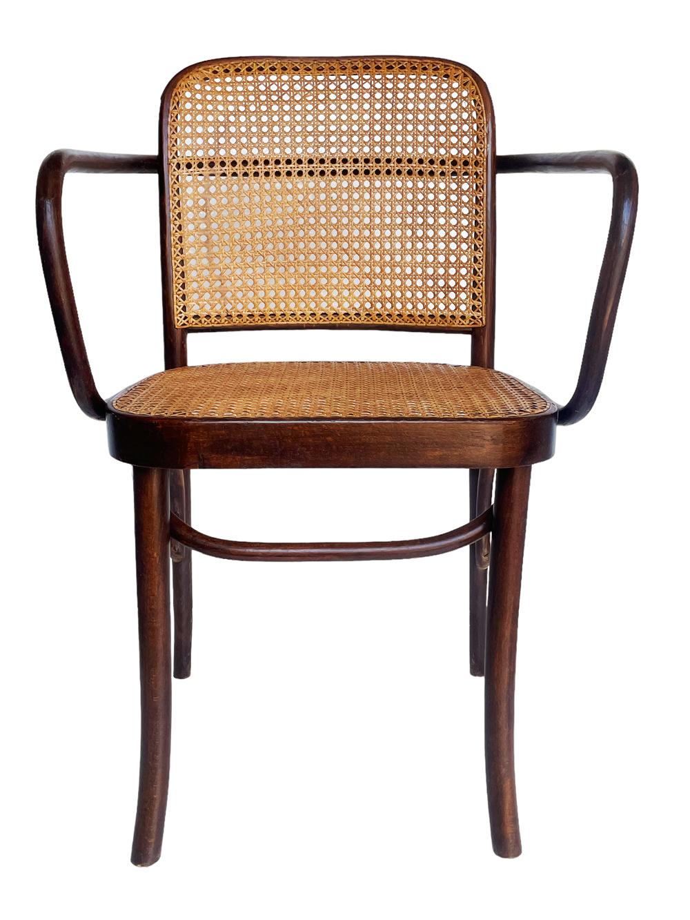 Ensemble de 4 chaises de salle à manger Prague de style mi-siècle moderne par Josef Hoffmann Cane & Wood Bon état - En vente à Philadelphia, PA