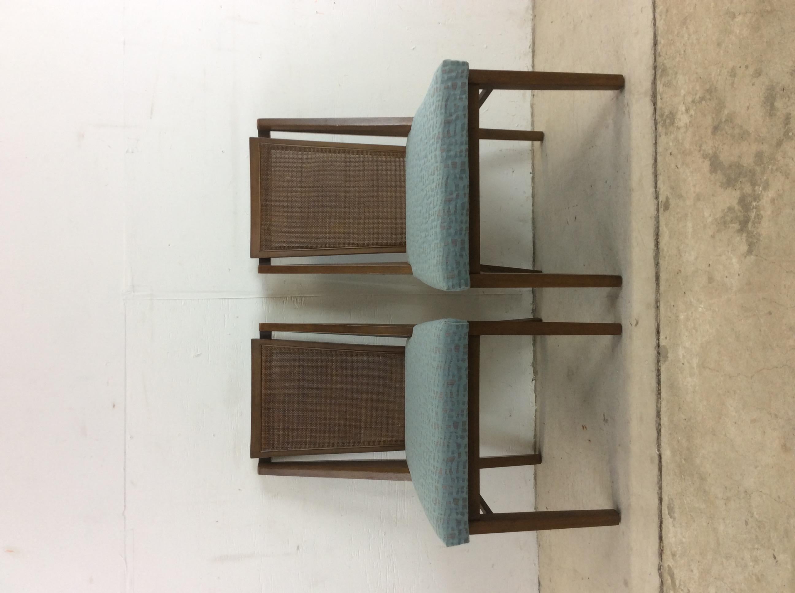Ensemble de 4 chaises de salle à manger de style mi-siècle moderne par Drexel en vente 2