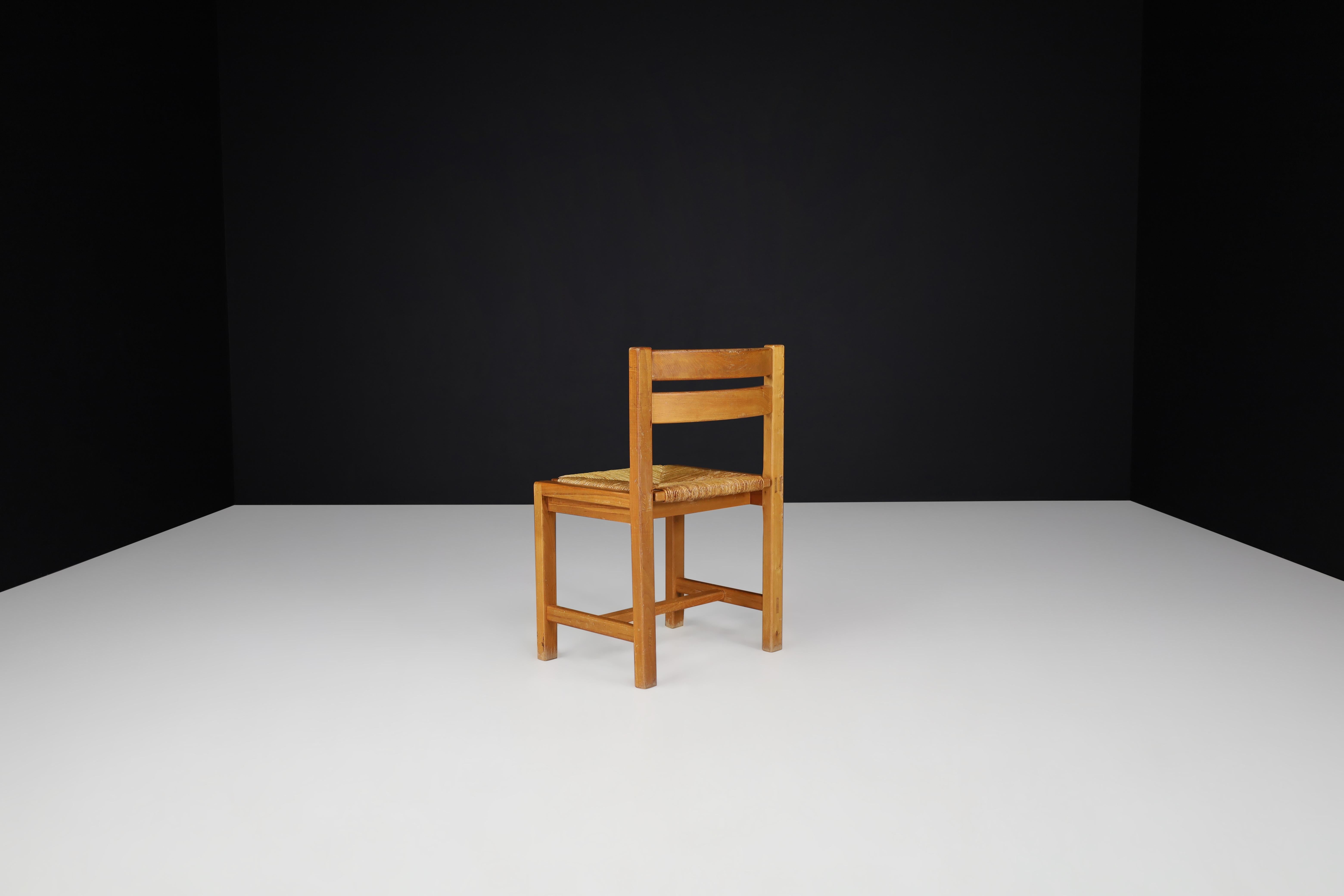 Set of 4 Mid-Century Modern Elm and Rush Dining Chairs by Maison Regain, France For Sale 5