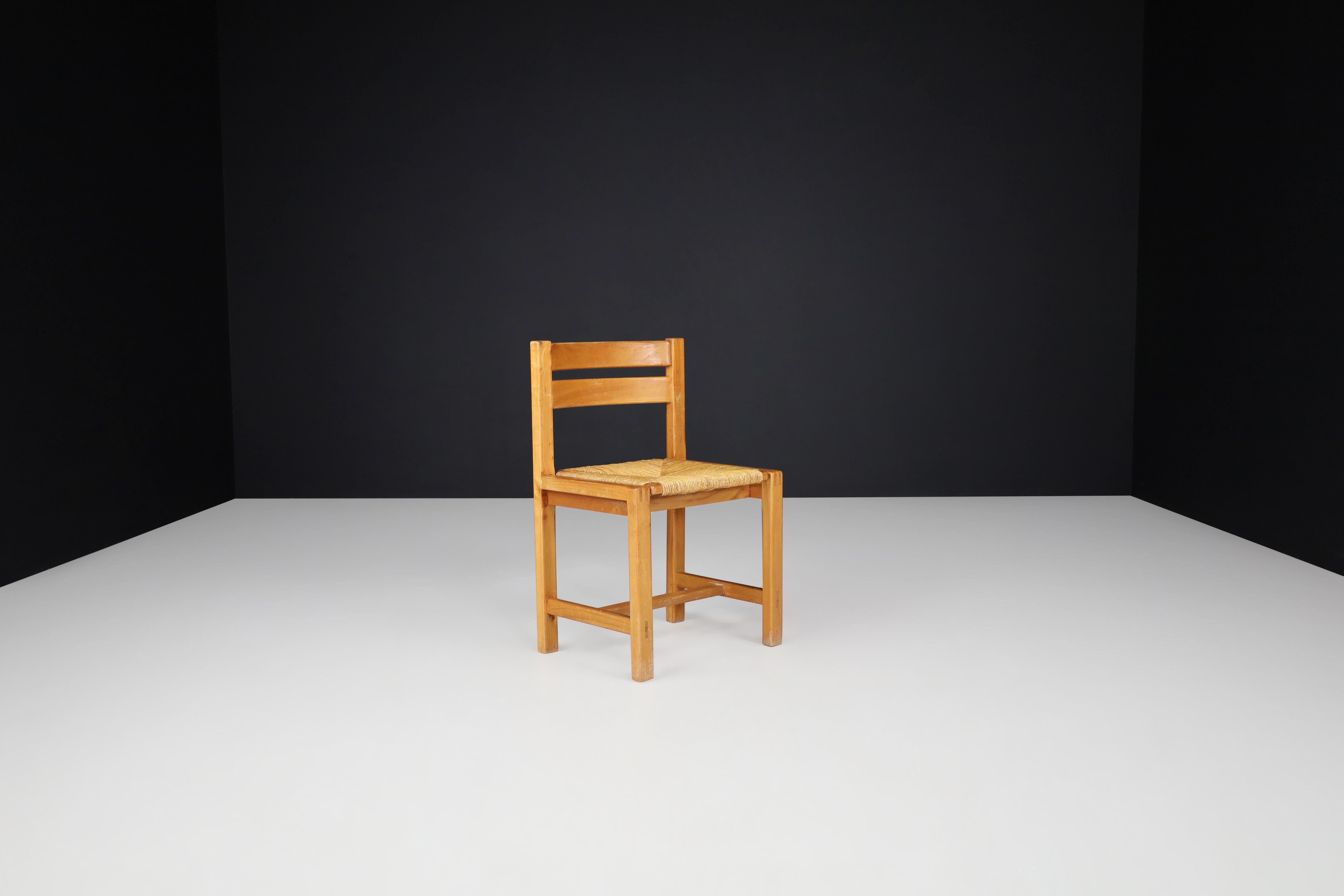 Set of 4 Mid-Century Modern Elm and Rush Dining Chairs by Maison Regain, France For Sale 6