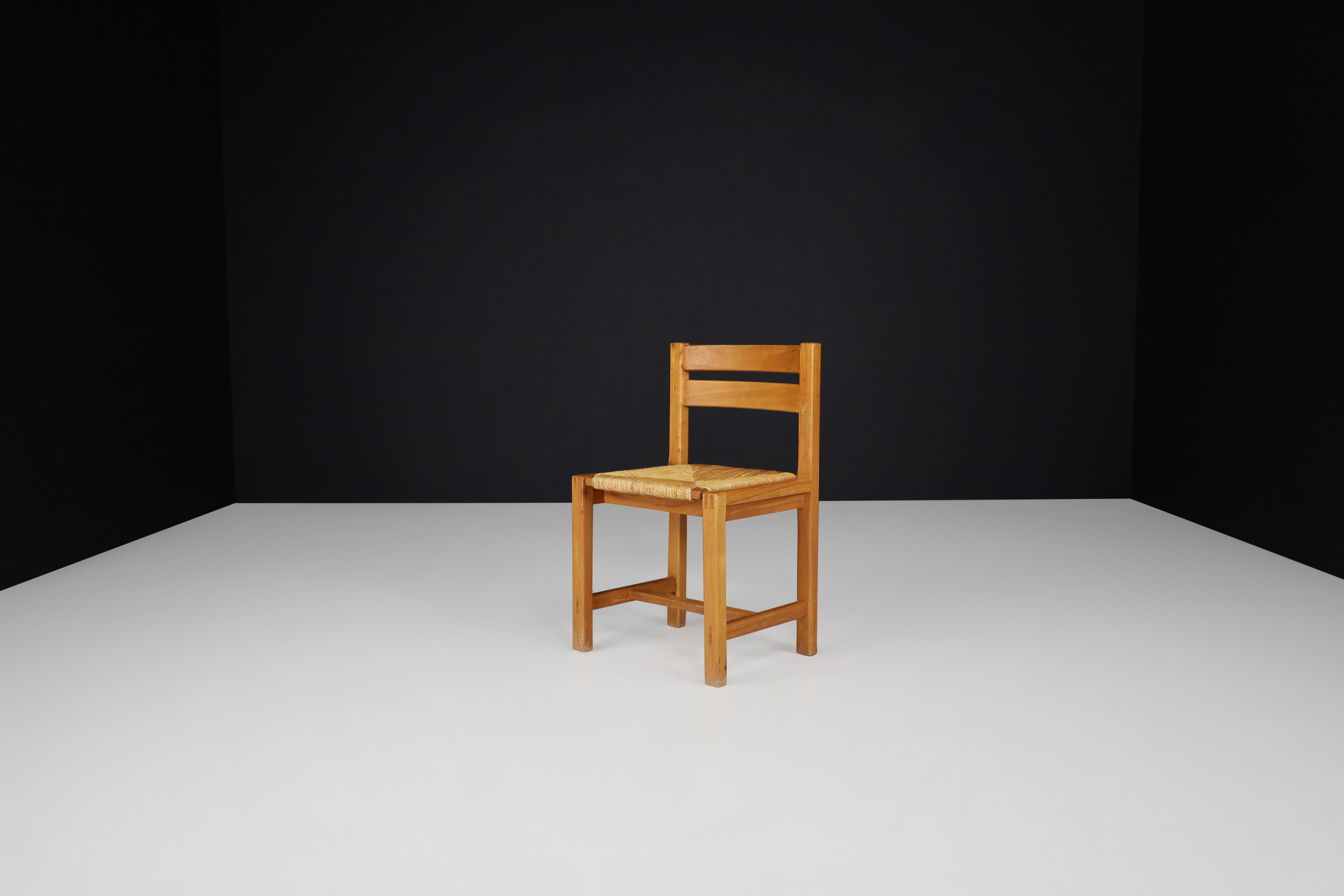 Set of 4 Mid-Century Modern Elm and Rush Dining Chairs by Maison Regain, France For Sale 7