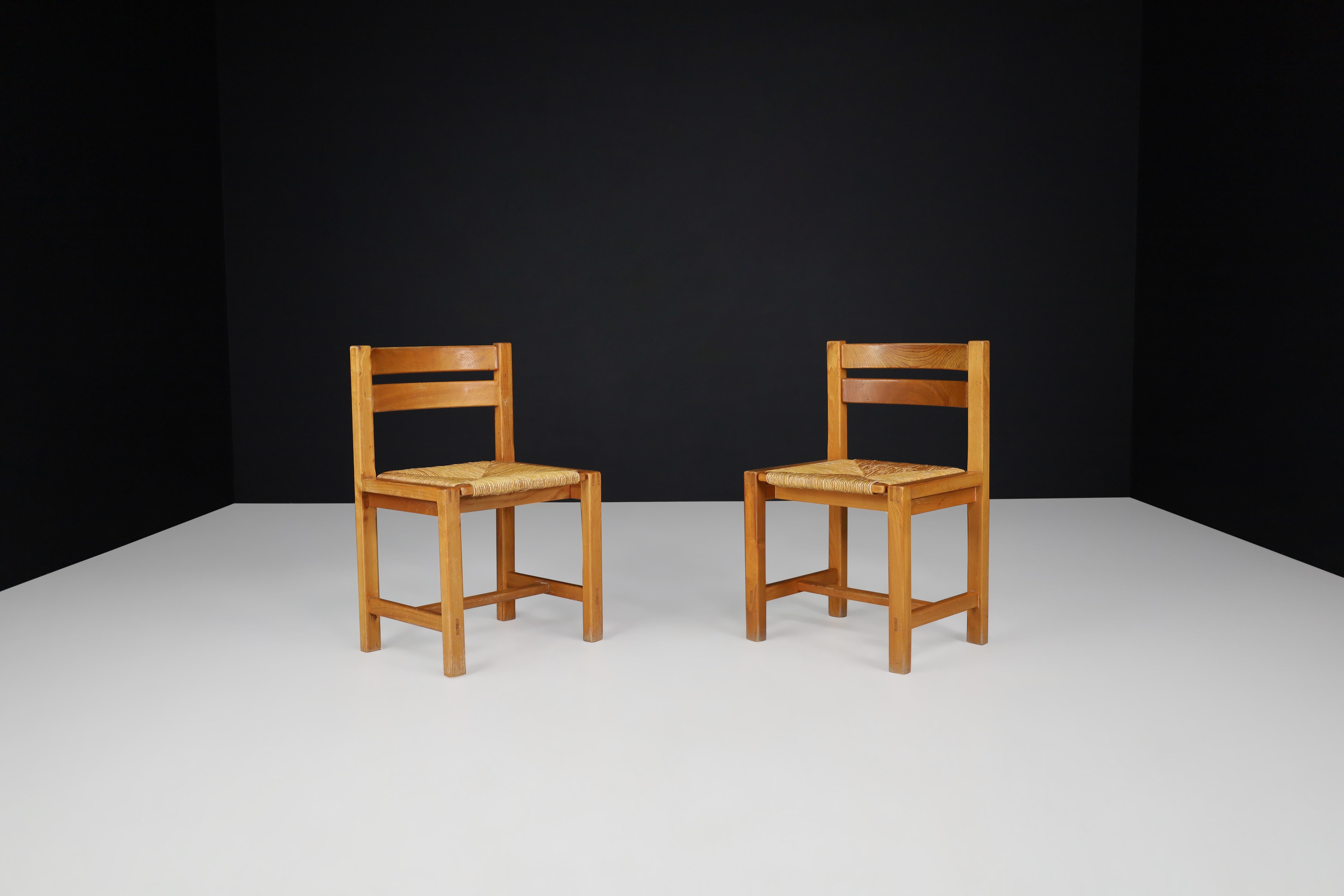 Set of 4 Mid-Century Modern Elm and Rush Dining Chairs by Maison Regain, France For Sale 3