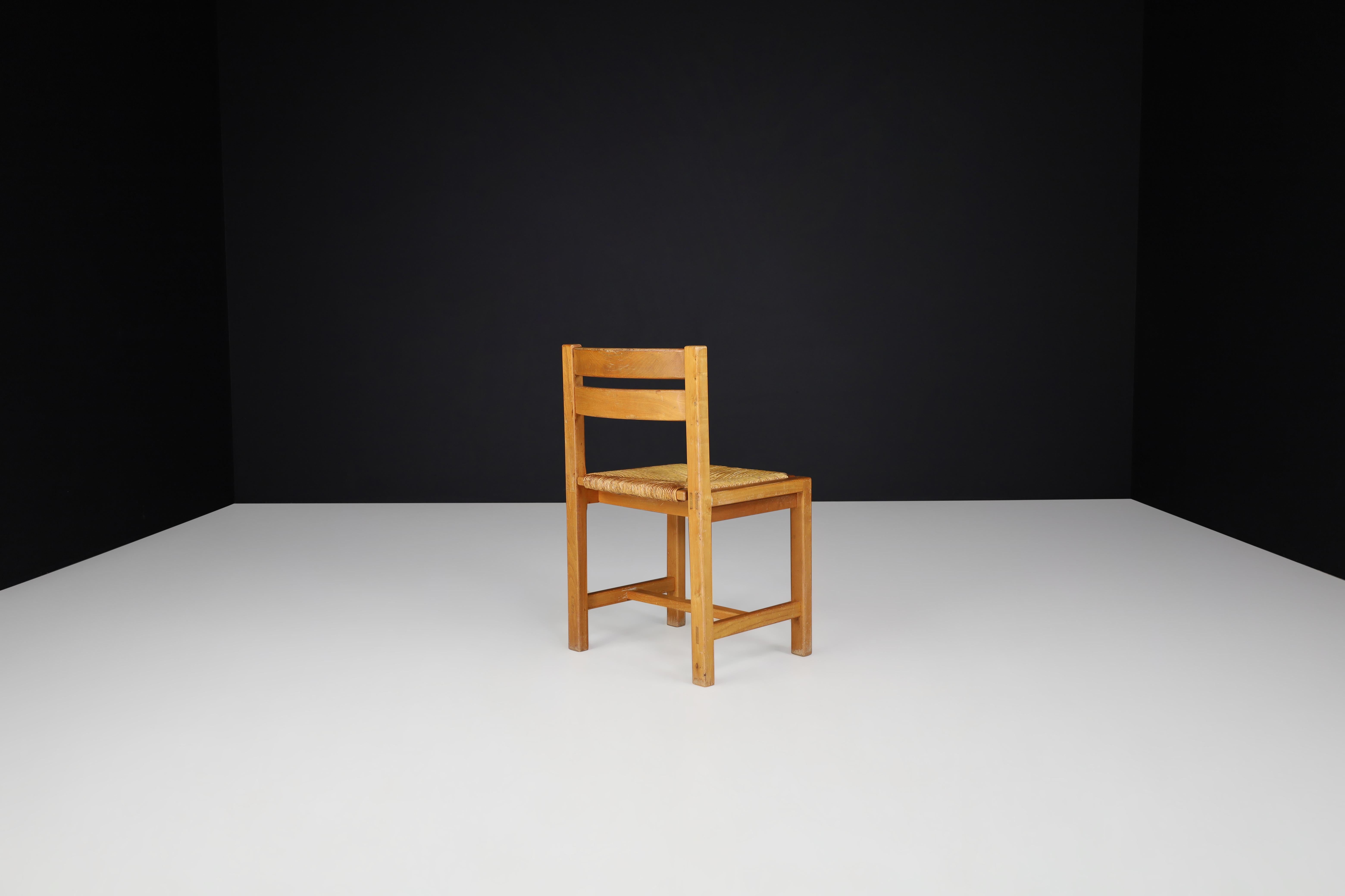 Set of 4 Mid-Century Modern Elm and Rush Dining Chairs by Maison Regain, France For Sale 4
